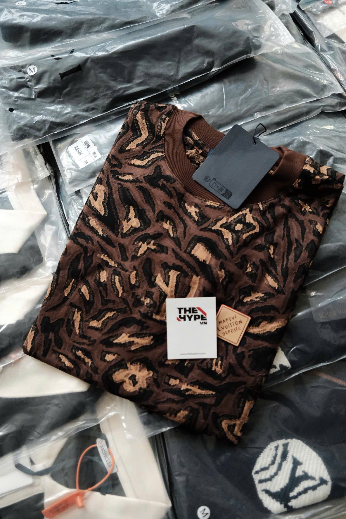 ÁO THUN LOUIS VUITTON JACQUARD (MARRON)