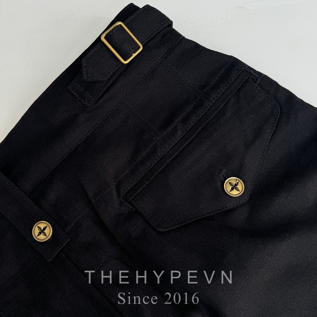 Quần Shorts Louis Vuitton Lovers motif with rivets ( Black )
