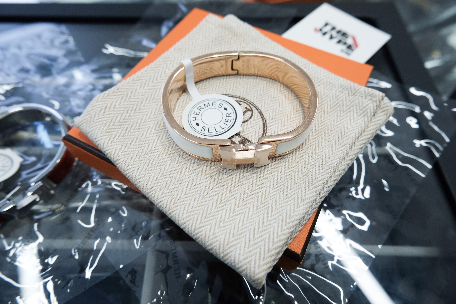 Vòng Tay Hermes Clic H Rose-gold plated Bracelet (White) [Mirror Quality]