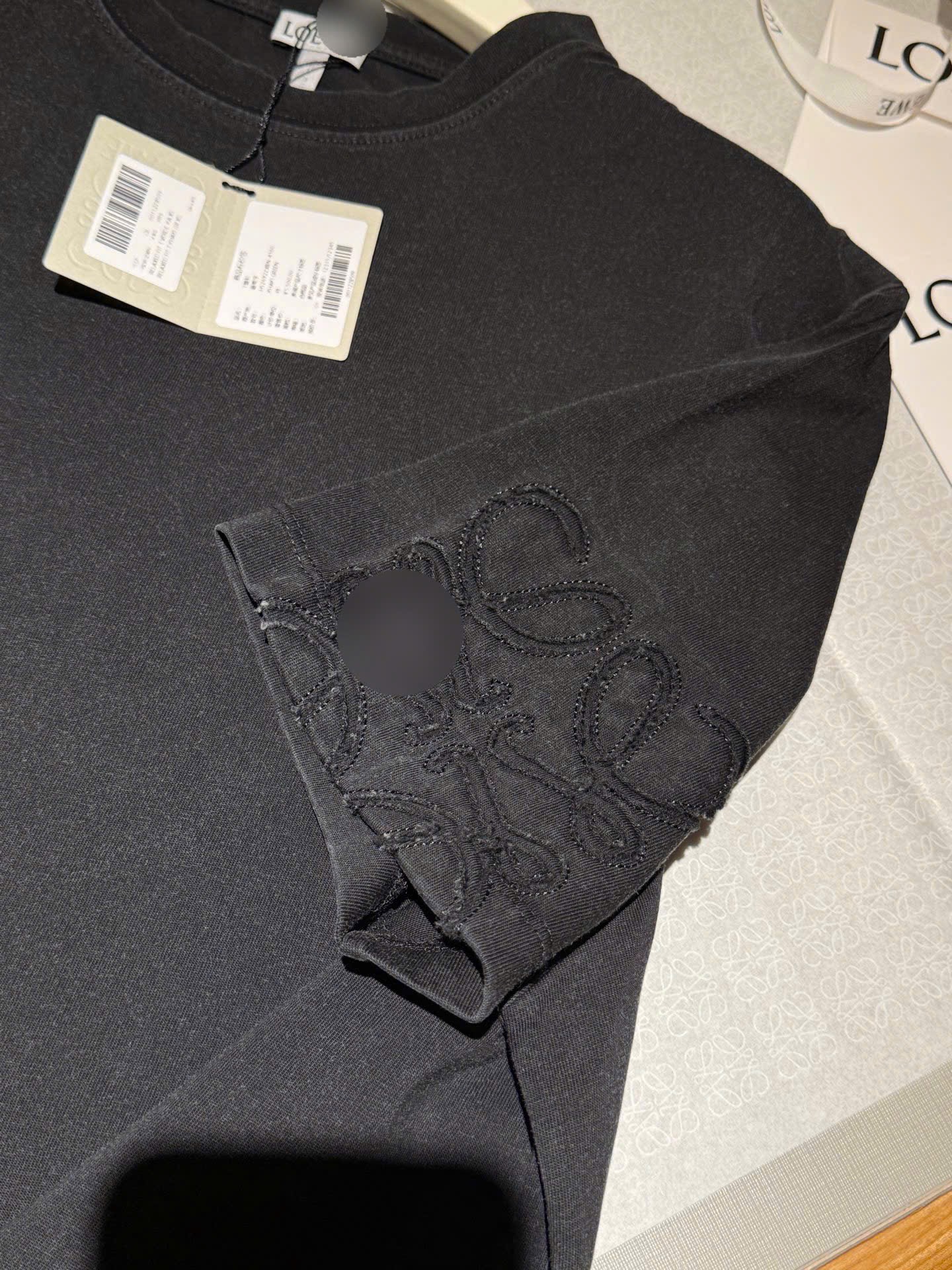 ÁO THUN LOEWE ANAGRAM SLEEVE CUT OUT (BLACK)