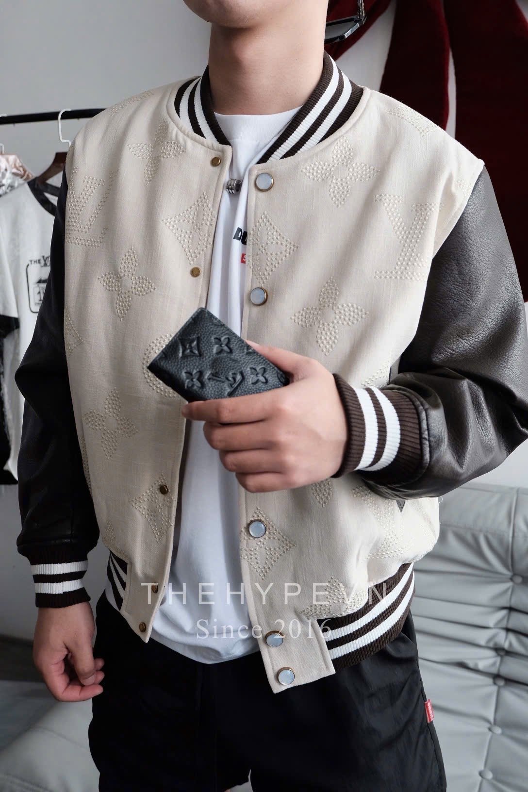 ÁO KHOÁC LOUIS VUITTON LV MONOGRAM EMBROIDERED VARSITY JACKET (BEIGE)