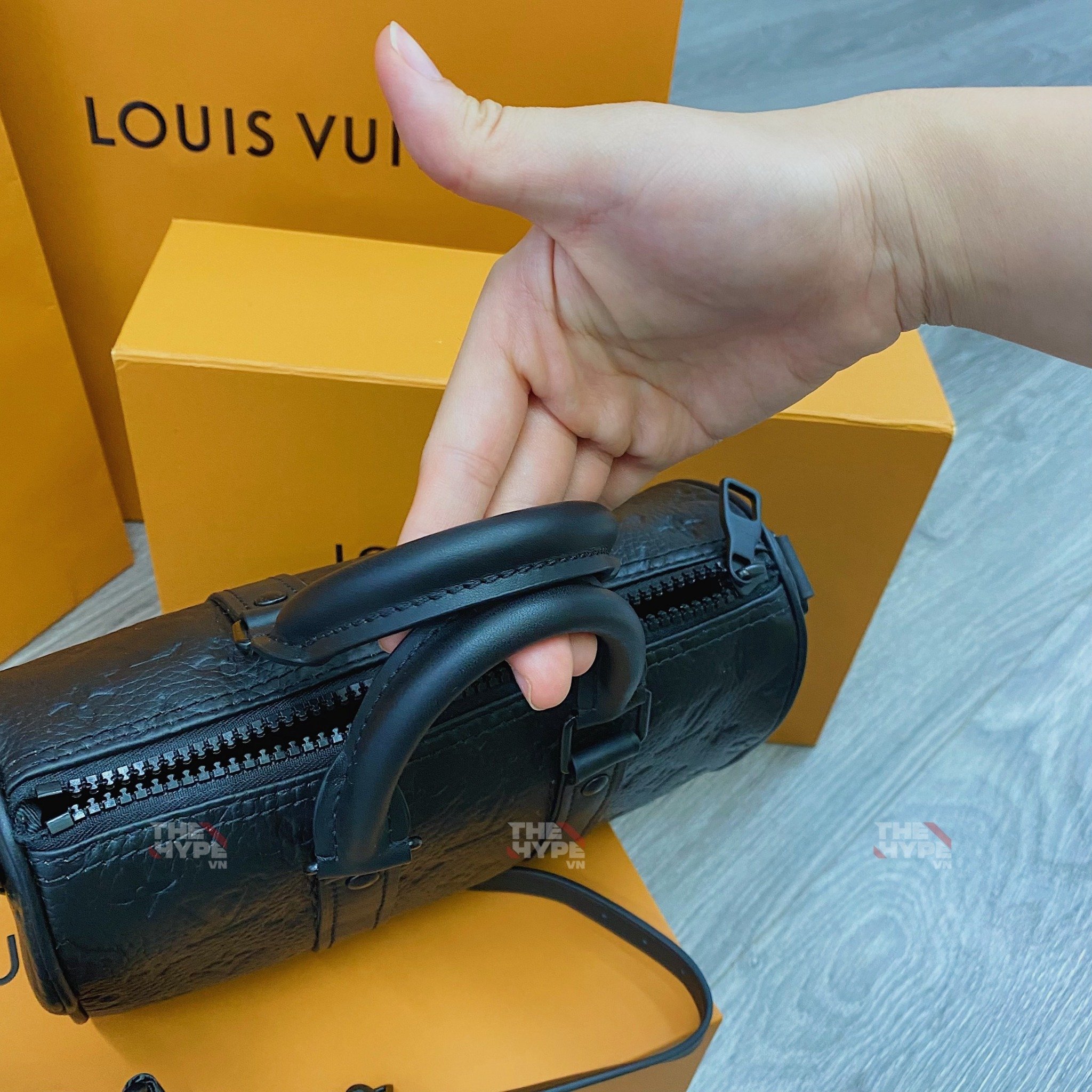Túi Louis Vuitton Keepall Bandoulière 25 Bag (Black) [Mirror Quality]