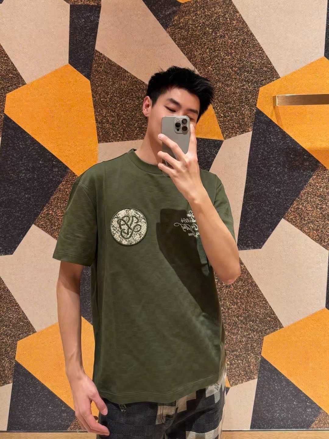 ÁO THUN LOUIS VUITTON LV DAMIER PIQUE CURSIVE (GREEN)