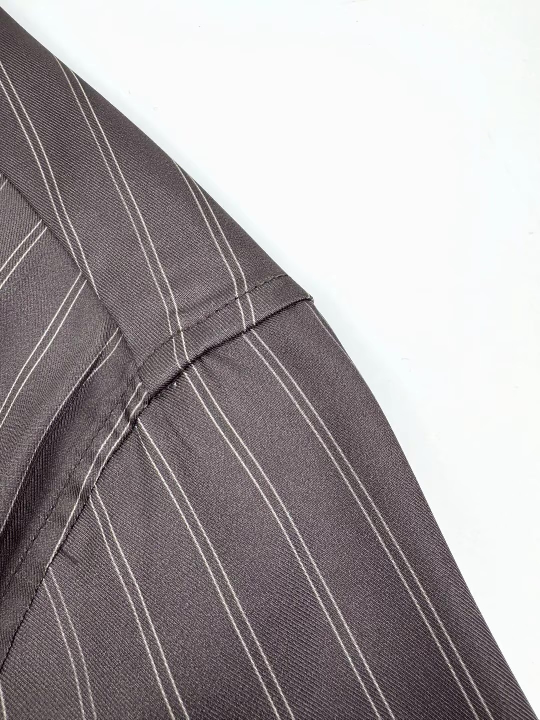 ÁO SƠ MI YSL CASSANDRE (GREY)