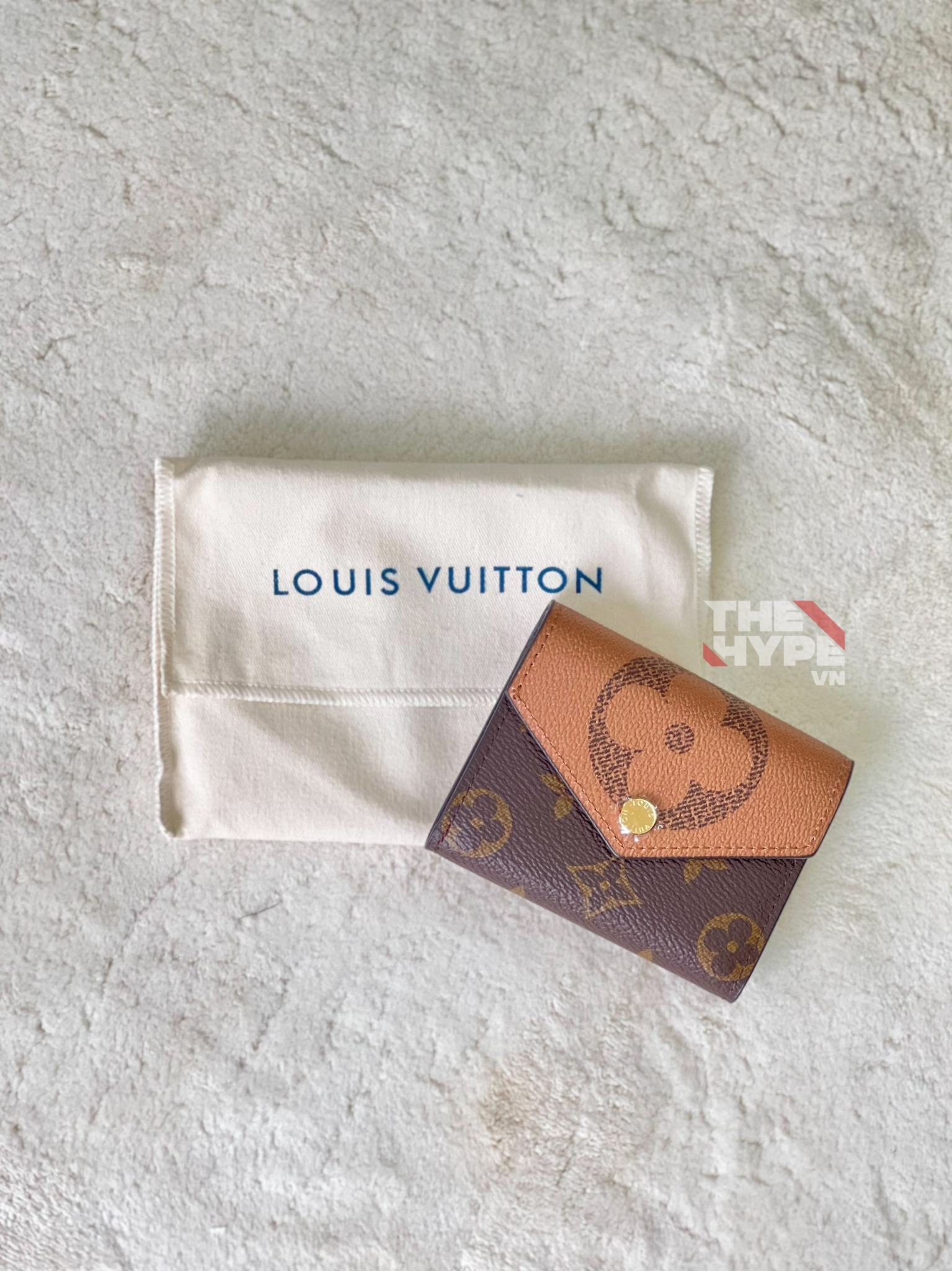 Ví Ngắn Louis Vuitton Zoé Giant Monogram (Grey) [Mirror Quality]