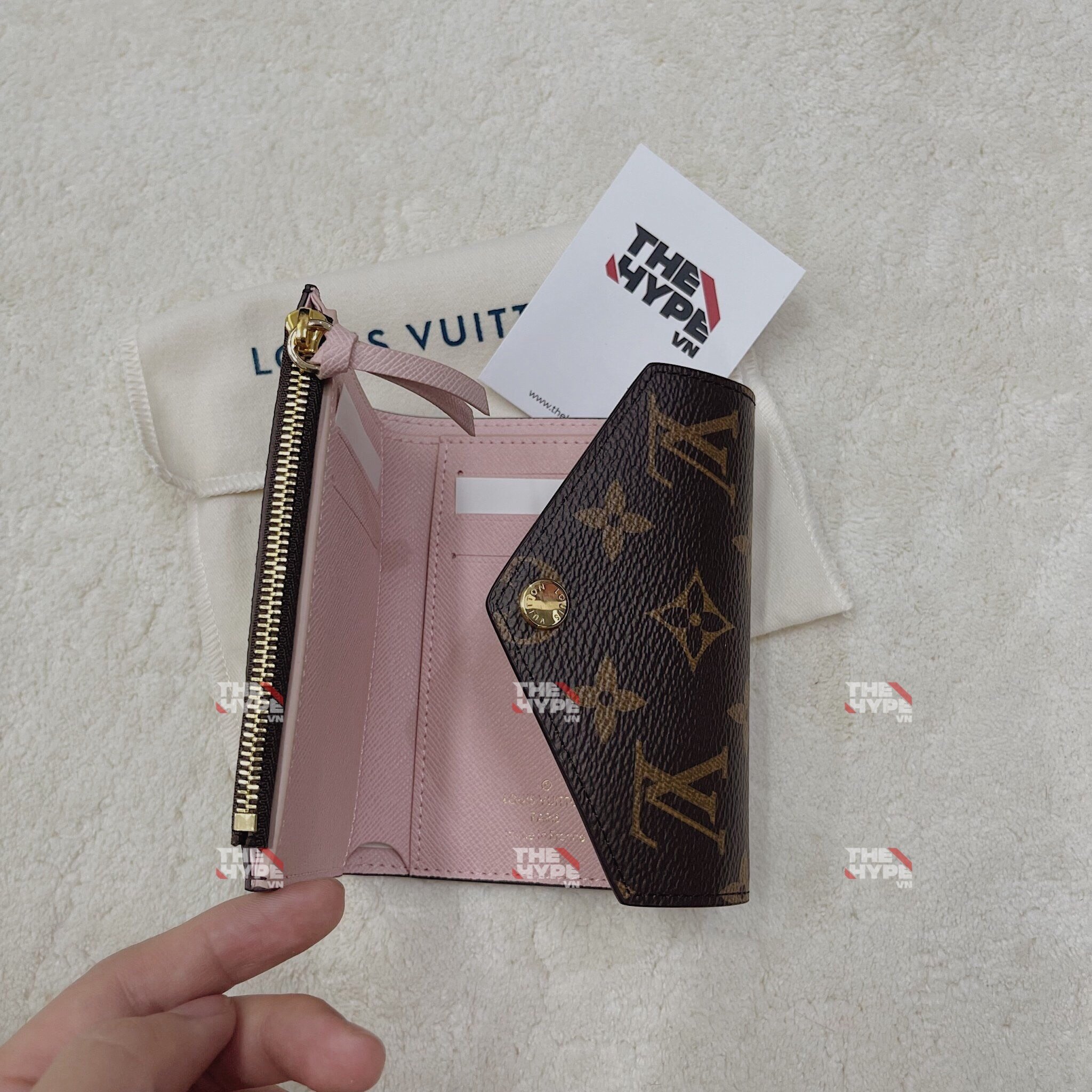 LOUIS VUITTON WALLET - Ví LV Victorine Monogram (Rose) [Mirror Quality]