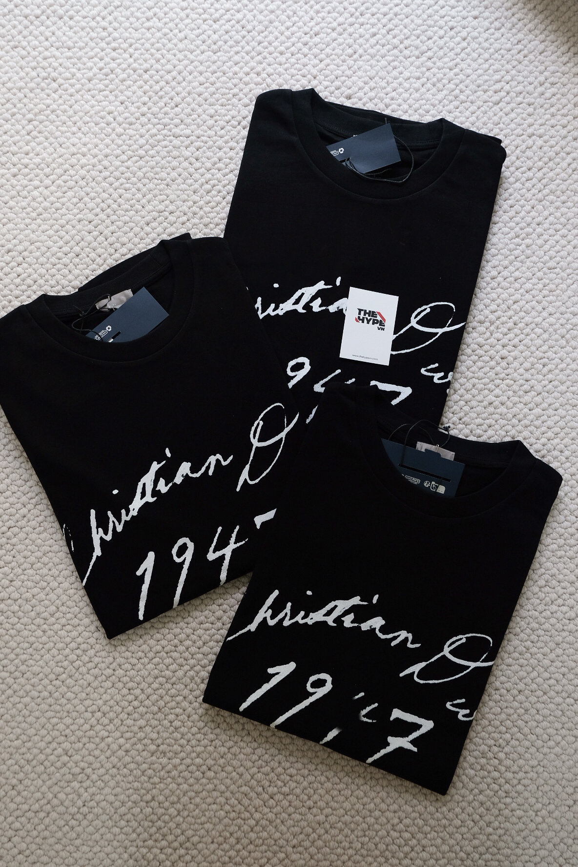 Áo Thun Dior Handwritten 1947 (Black) [Mirror Quality]