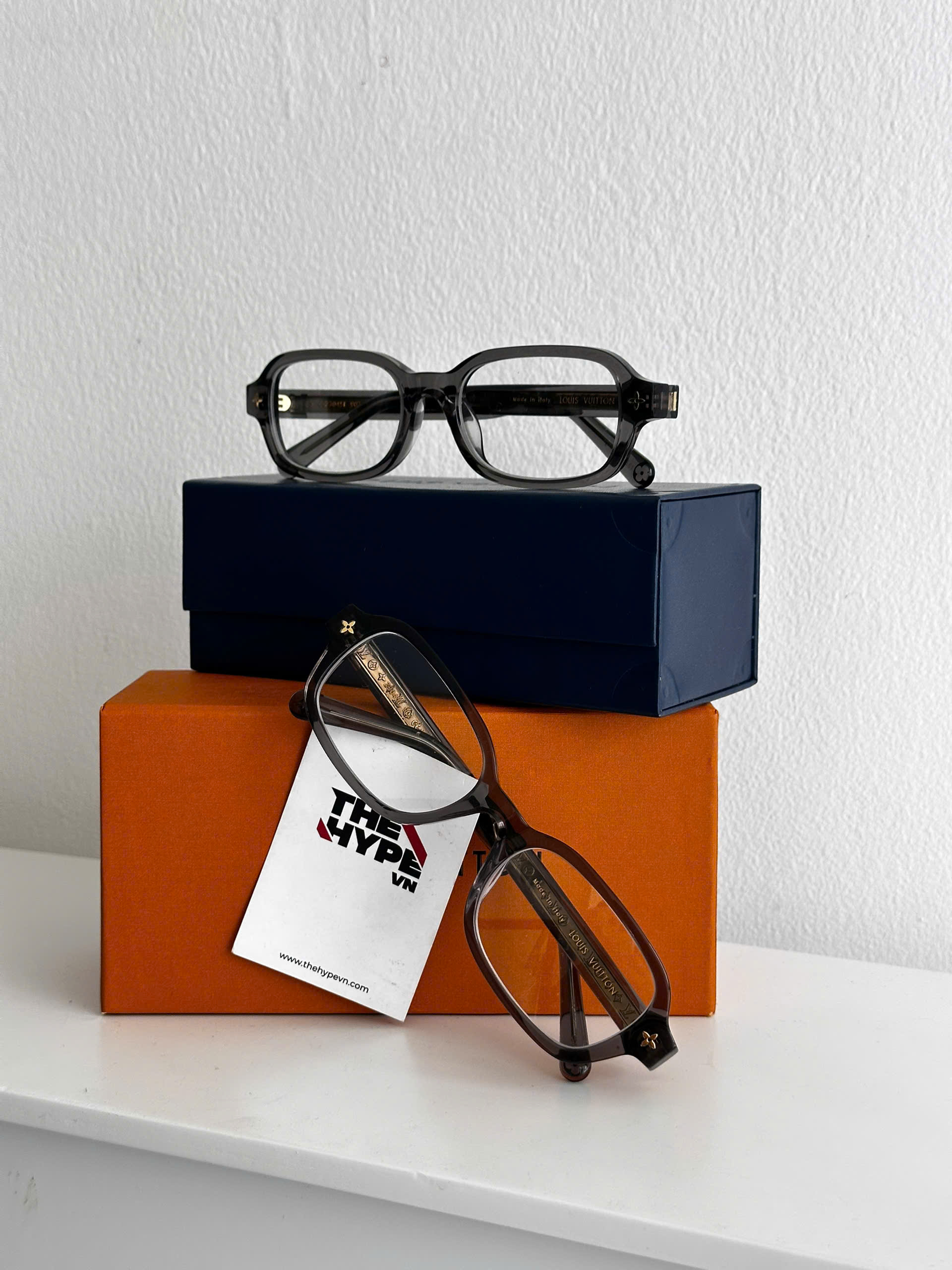 KÍNH LOUIS VUITTON MONOGRAM OVAL RETRO (GREY)