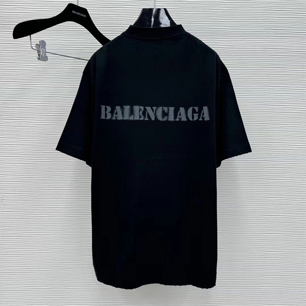 Áo Thun Balenciaga Stencil Type Medium Fit (Black) [Mirror Quality]