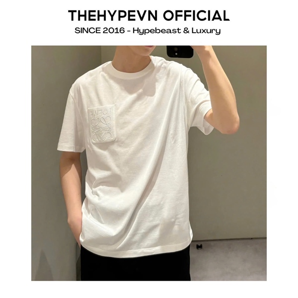 ÁO THUN LOEWE PATCH POCKET ANAGRAM (WHITE)