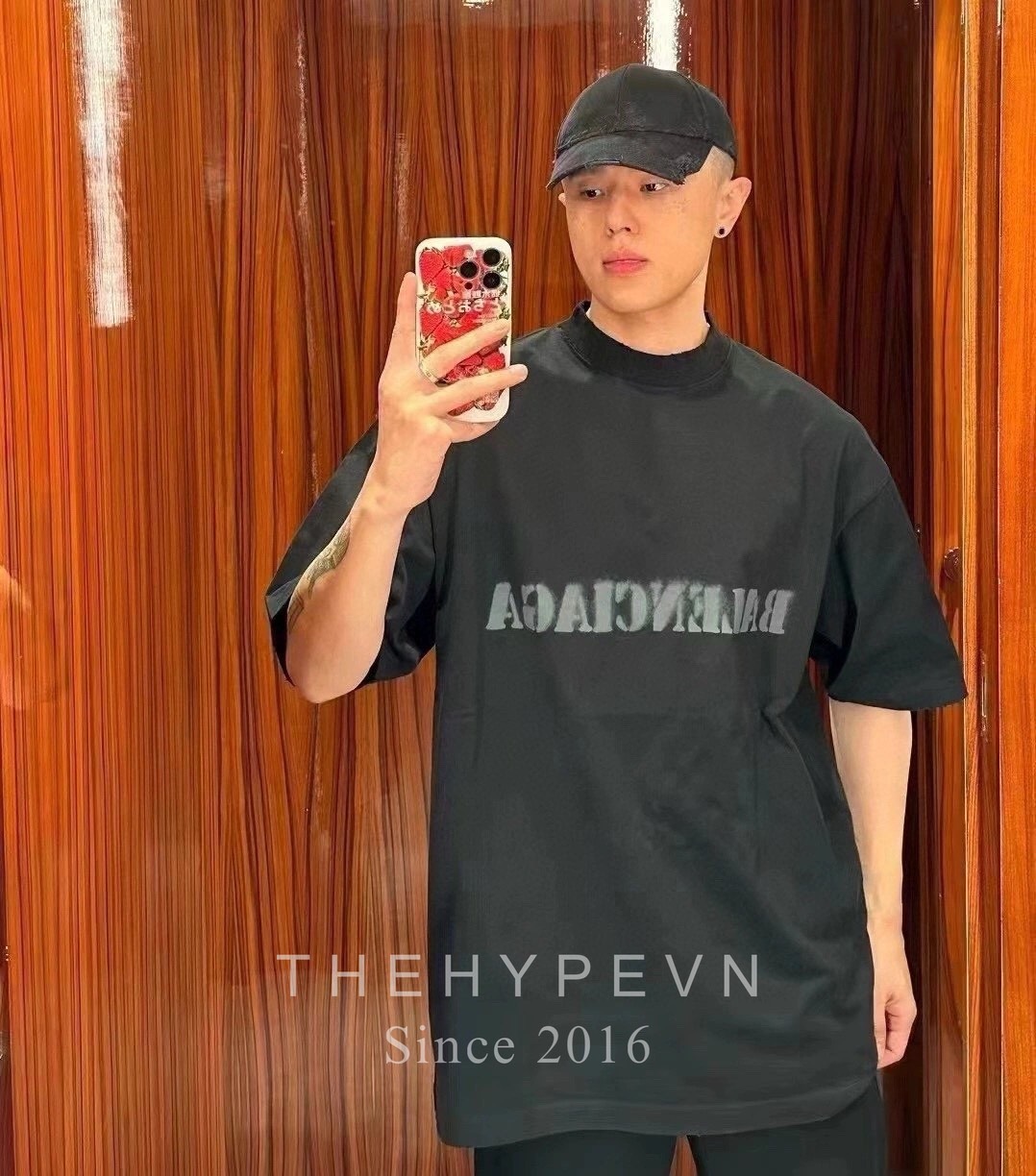 Áo Thun Balenciaga Stencil Type Medium Fit (Black) [Mirror Quality]