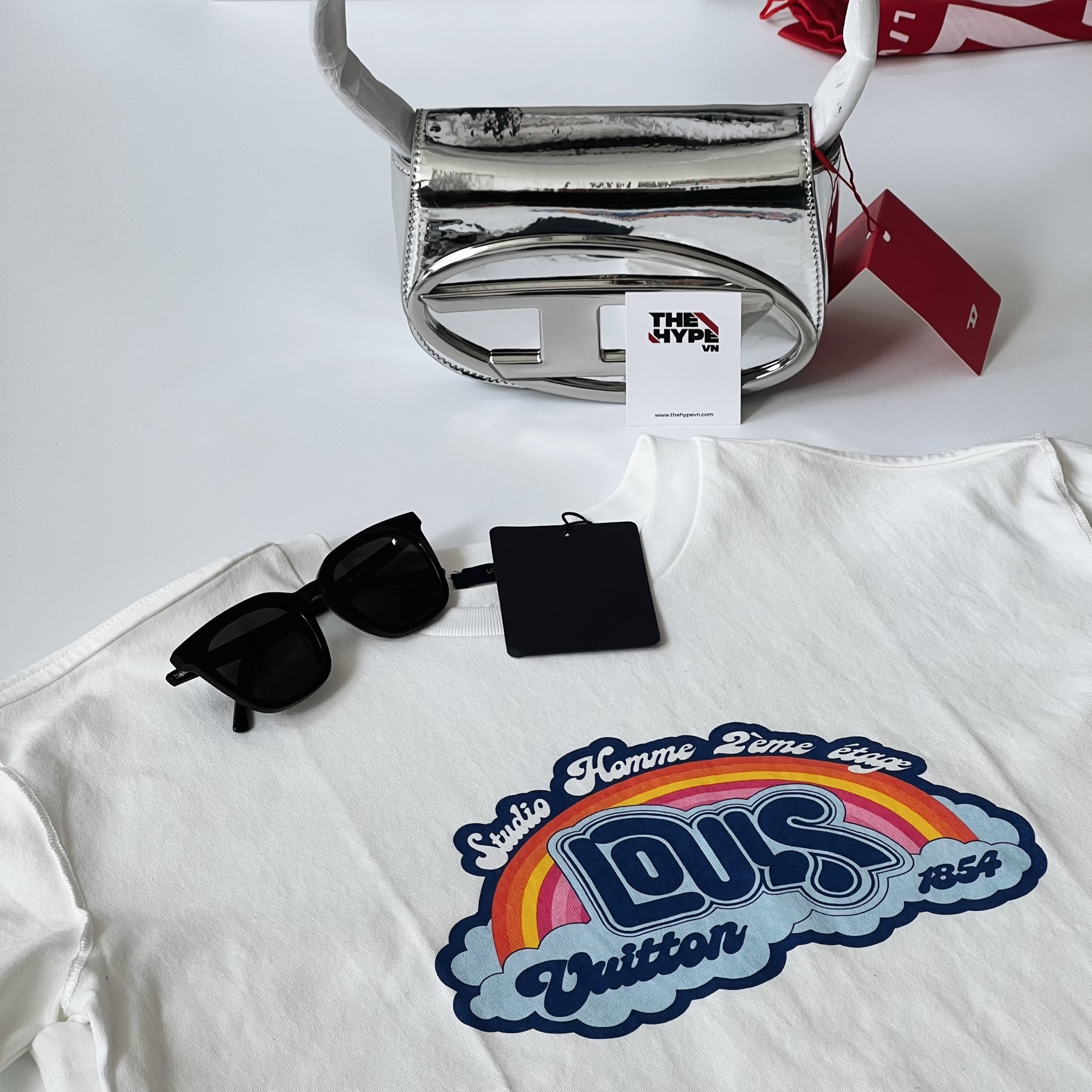 LOUIS VUITTON TEE - Áo Thun LV Rainbow Printed (White) [Mirror Quality]