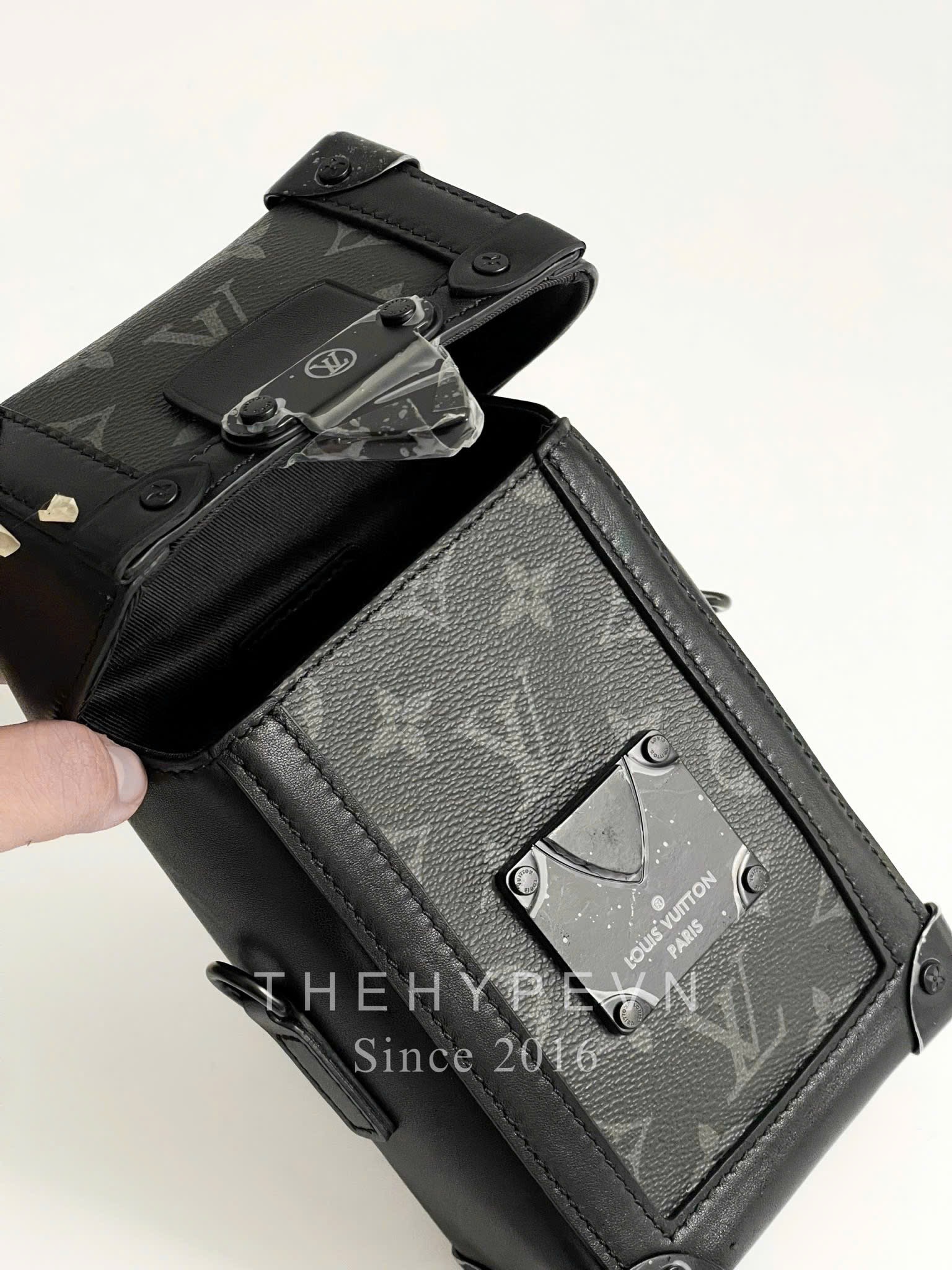 Túi Louis Vuitton Verticle Trunk (Black) [Mirror Quality]