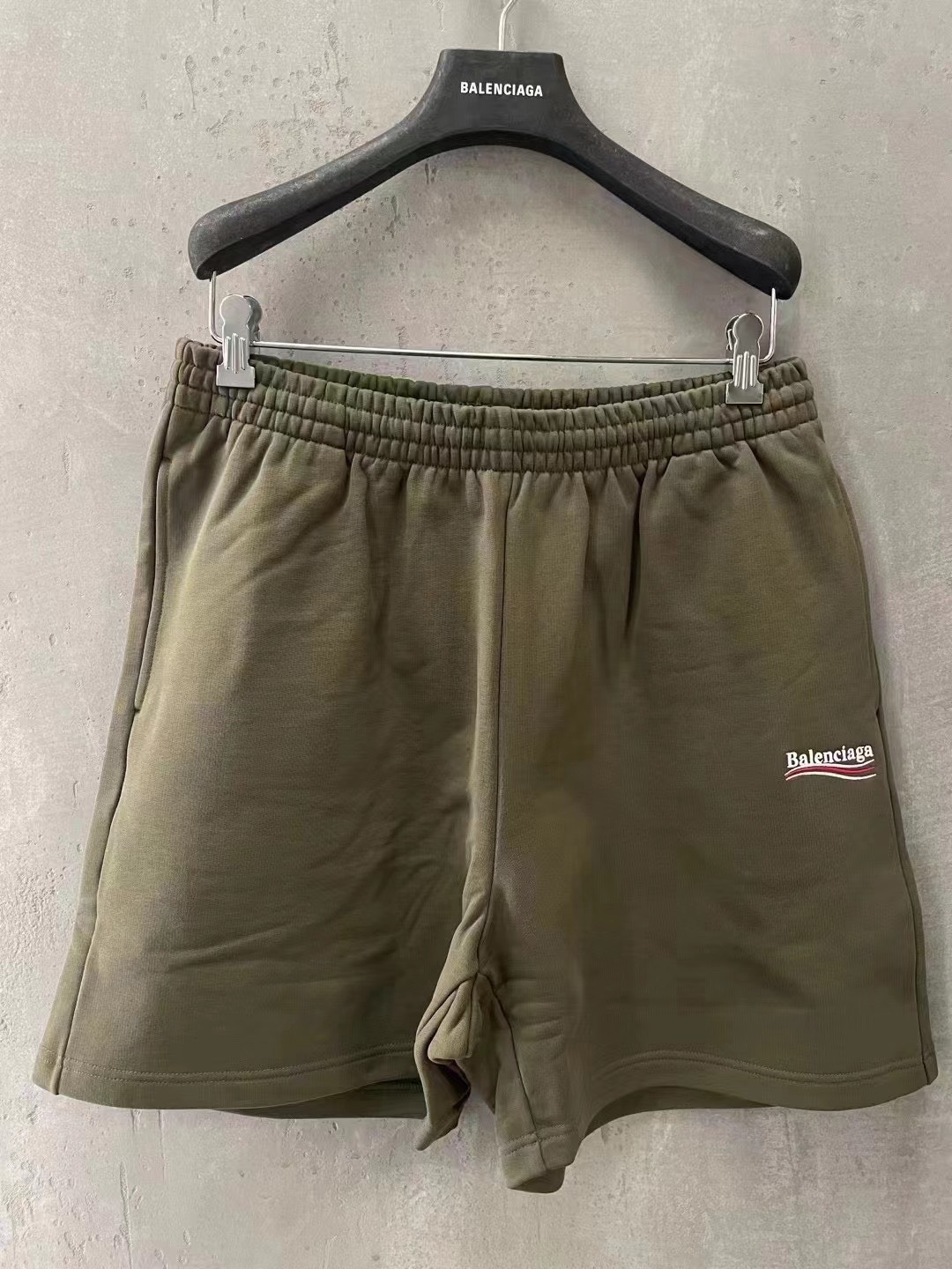 Quần Shorts Balenciaga BLCG logo-print track (Green) [Mirror Quality]