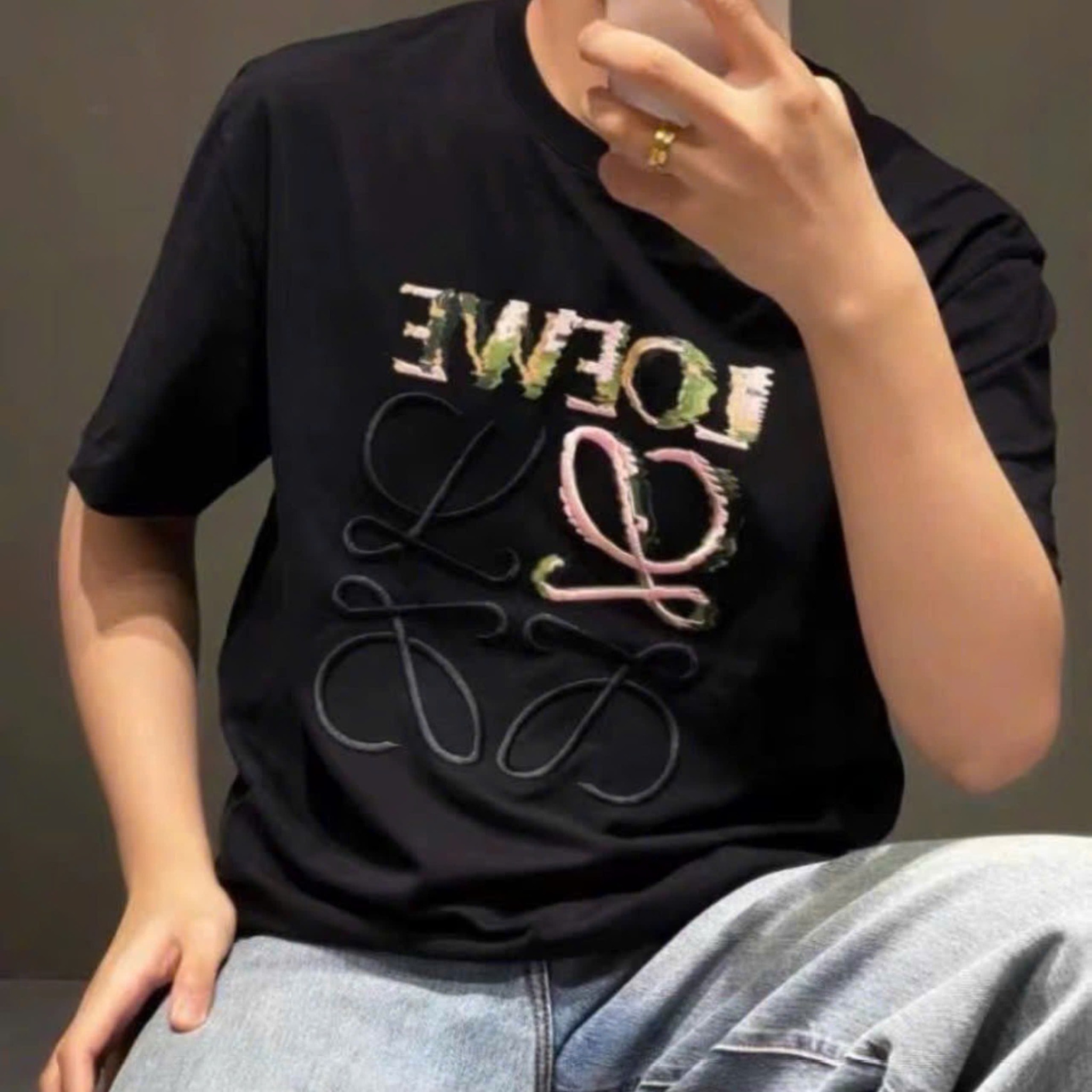 Áo Thun Loewe Logo Relaxed-Fit (Black) [Mirror Quality]