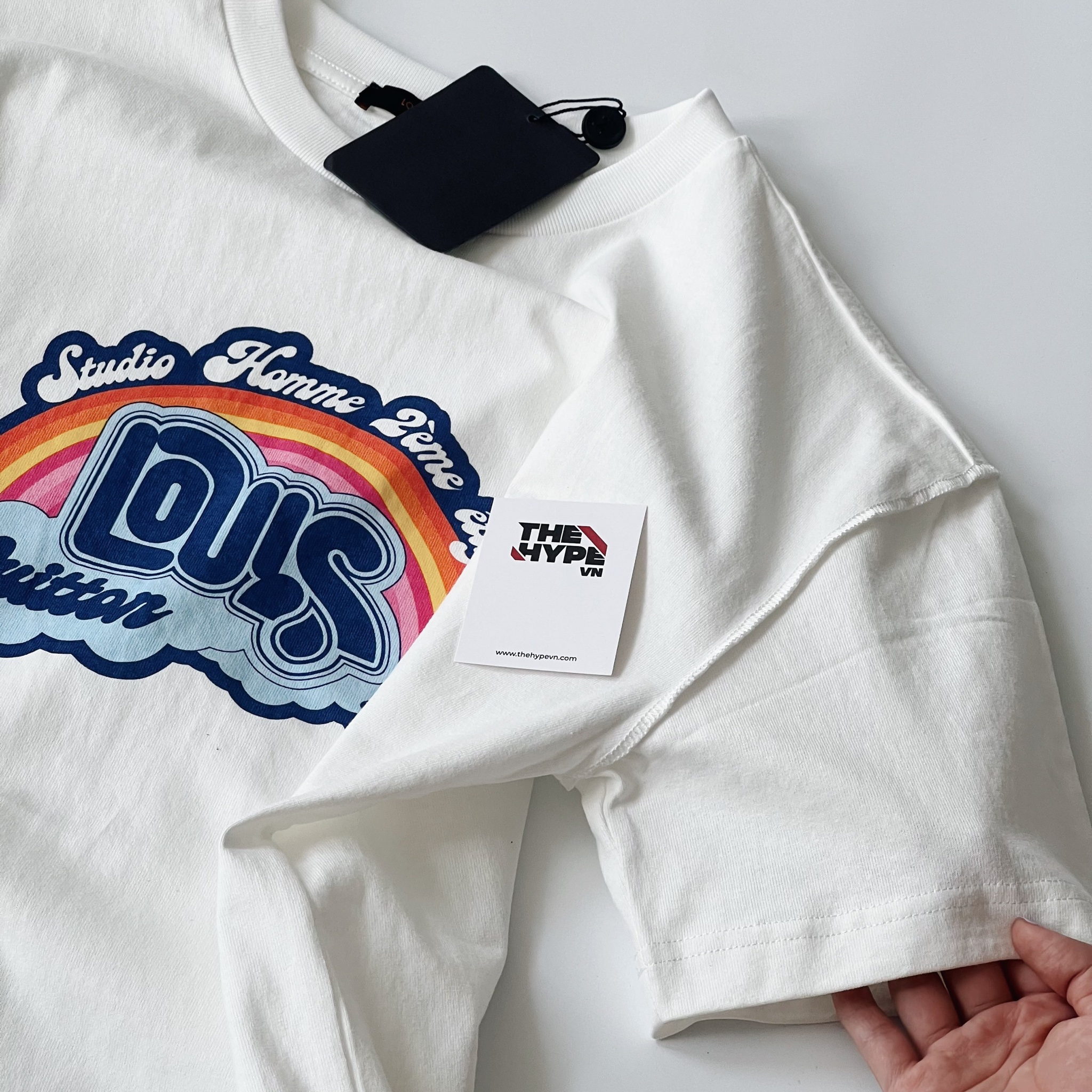 LOUIS VUITTON TEE - Áo Thun LV Rainbow Printed (White) [Mirror Quality]