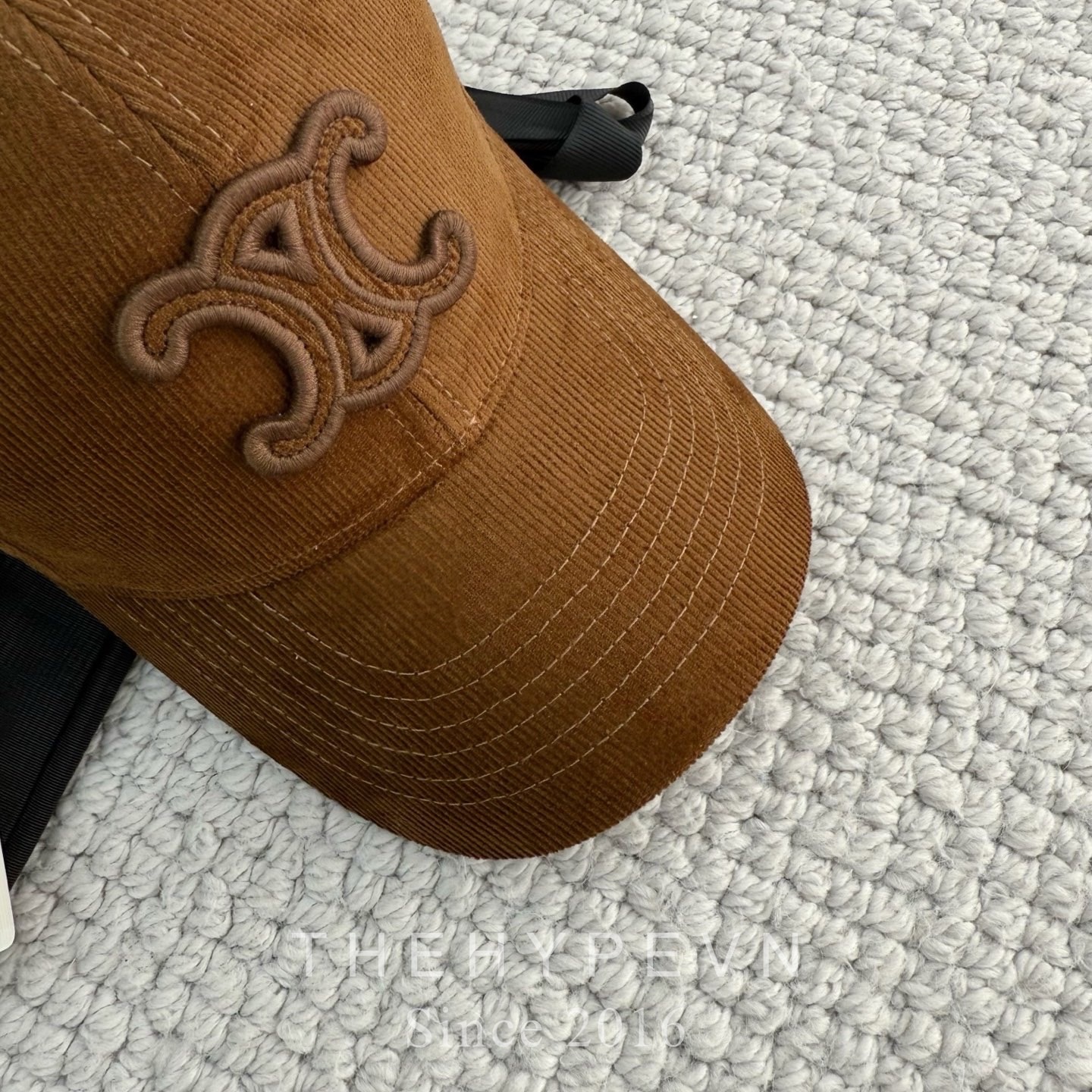 CELINE-CAP MŨ LƯỠI TRAI LOGO (BROWN)