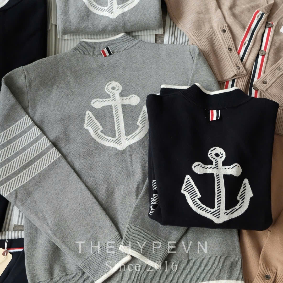 CARDIGAN THOM BROWNE ANCHOR-JACQUARD WOOL JUMPER ( GRAY)