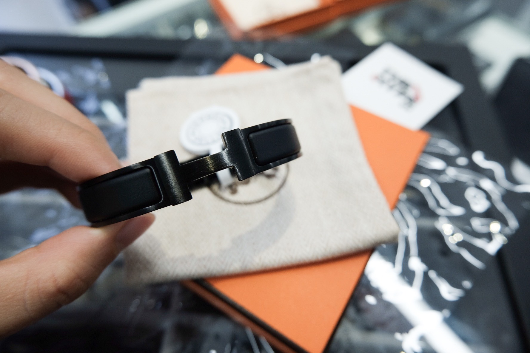 Vòng Tay Hermes Clic H Black plated Bracelet (Black) [Mirror Quality]