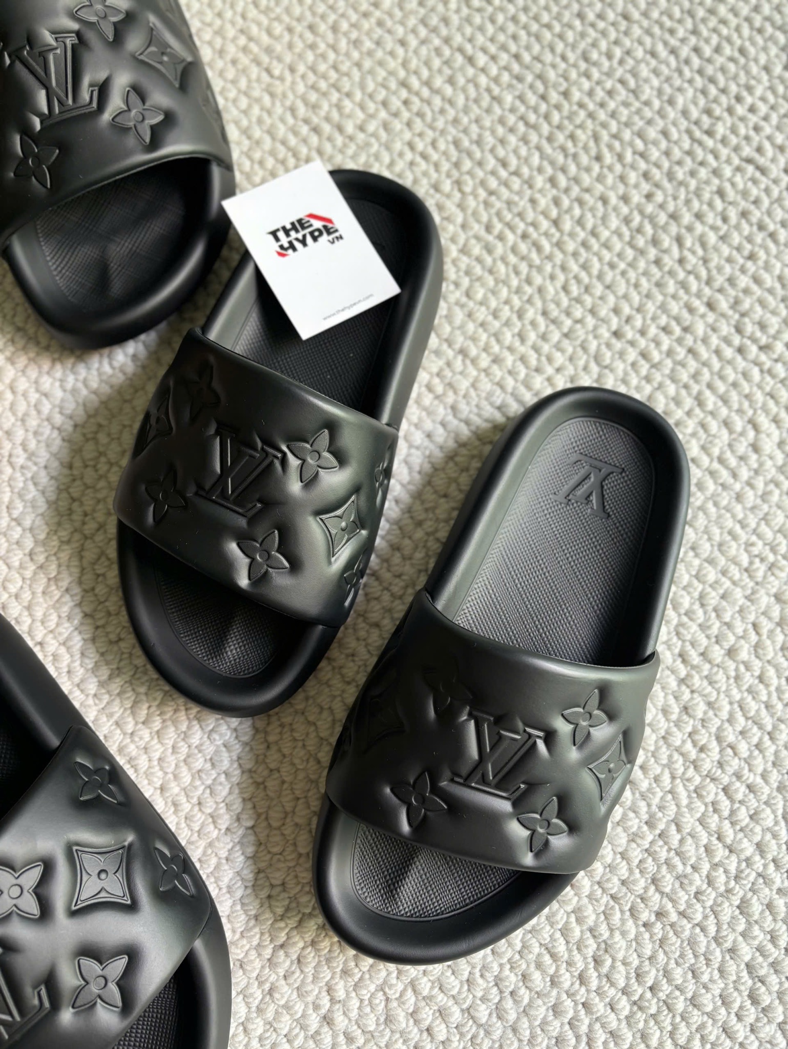 SLIDE LOUIS VUITTON LV WATERFRONT MULE (BLACK)