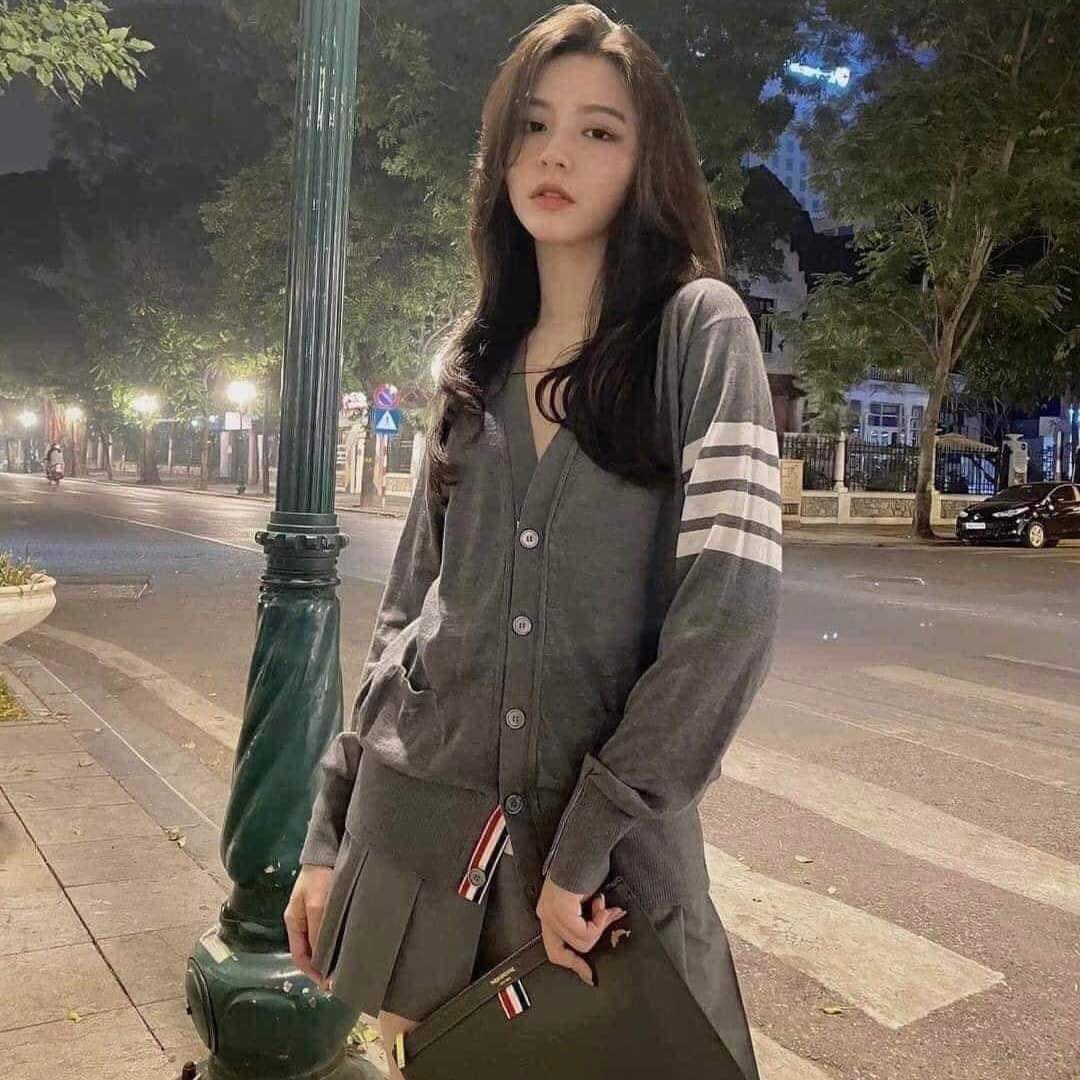 ÁO CARDIGAN THOM BROWNE TB MILANO WOOL MỎNG (GREY)