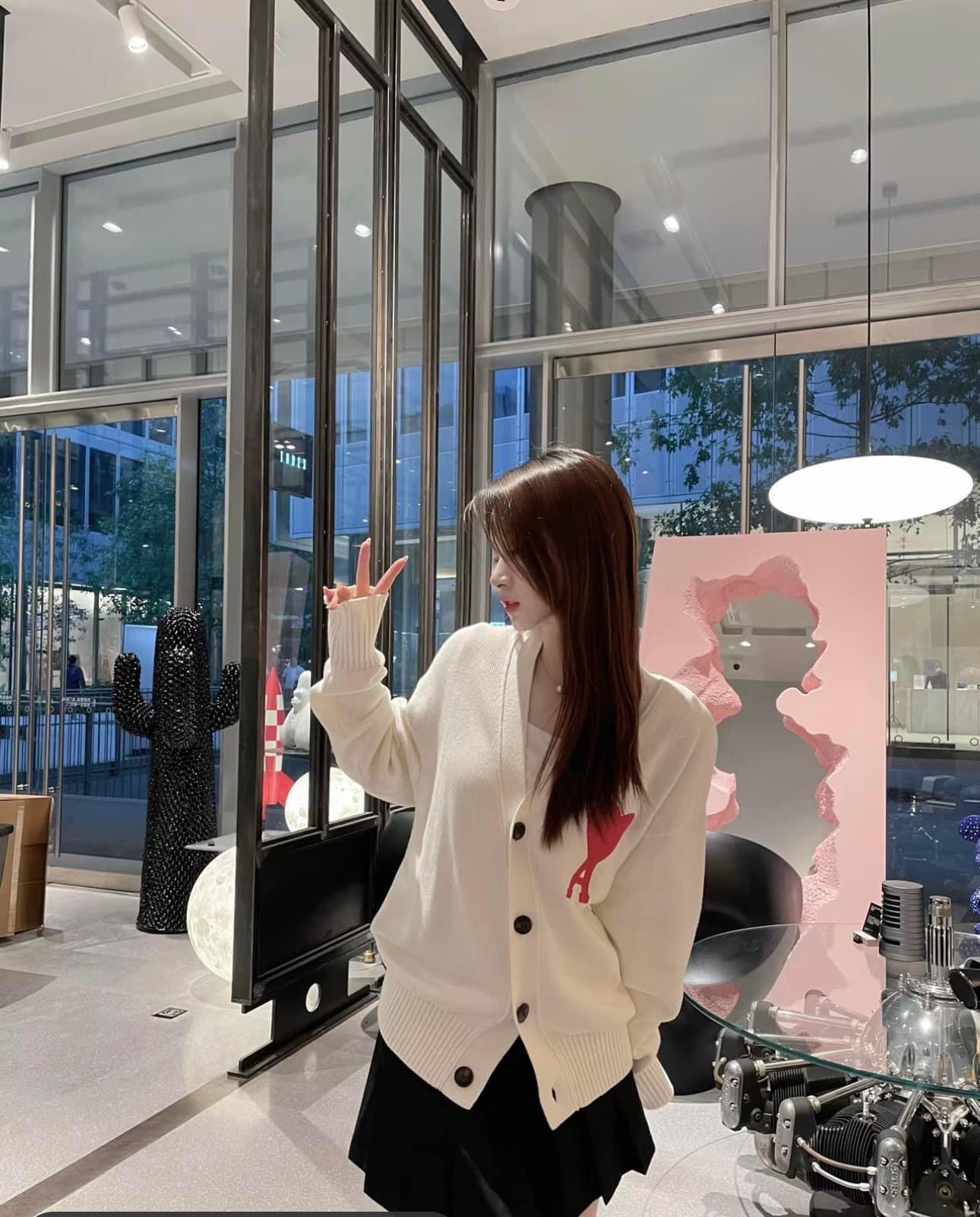 ÁO CARDIGAN AMI PARIS BIG HEART LOGO WOOL (WHITE)