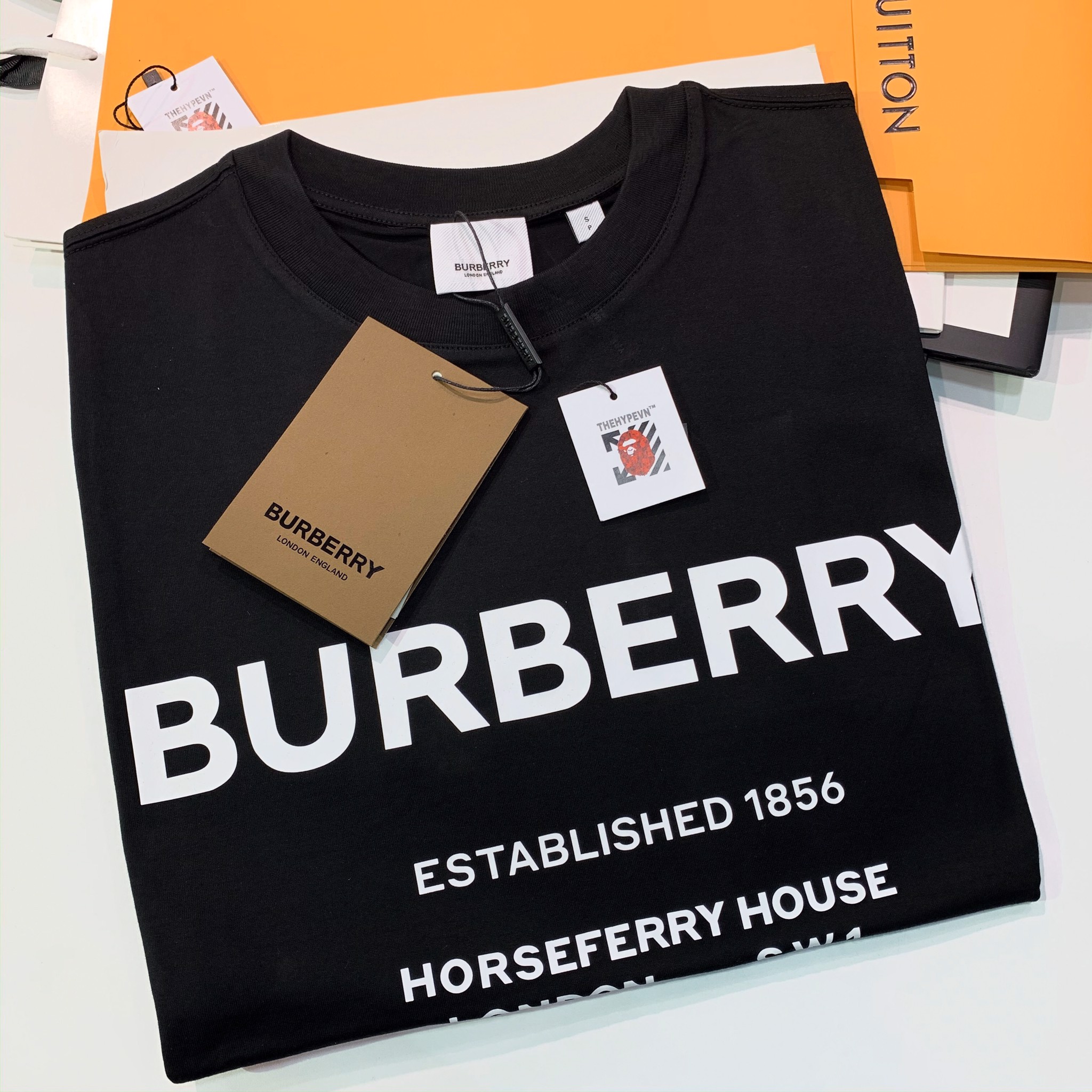 BURBERRY TEE - Áo BBR Horseferry Print Cotton (Black) [Mirror Quality]