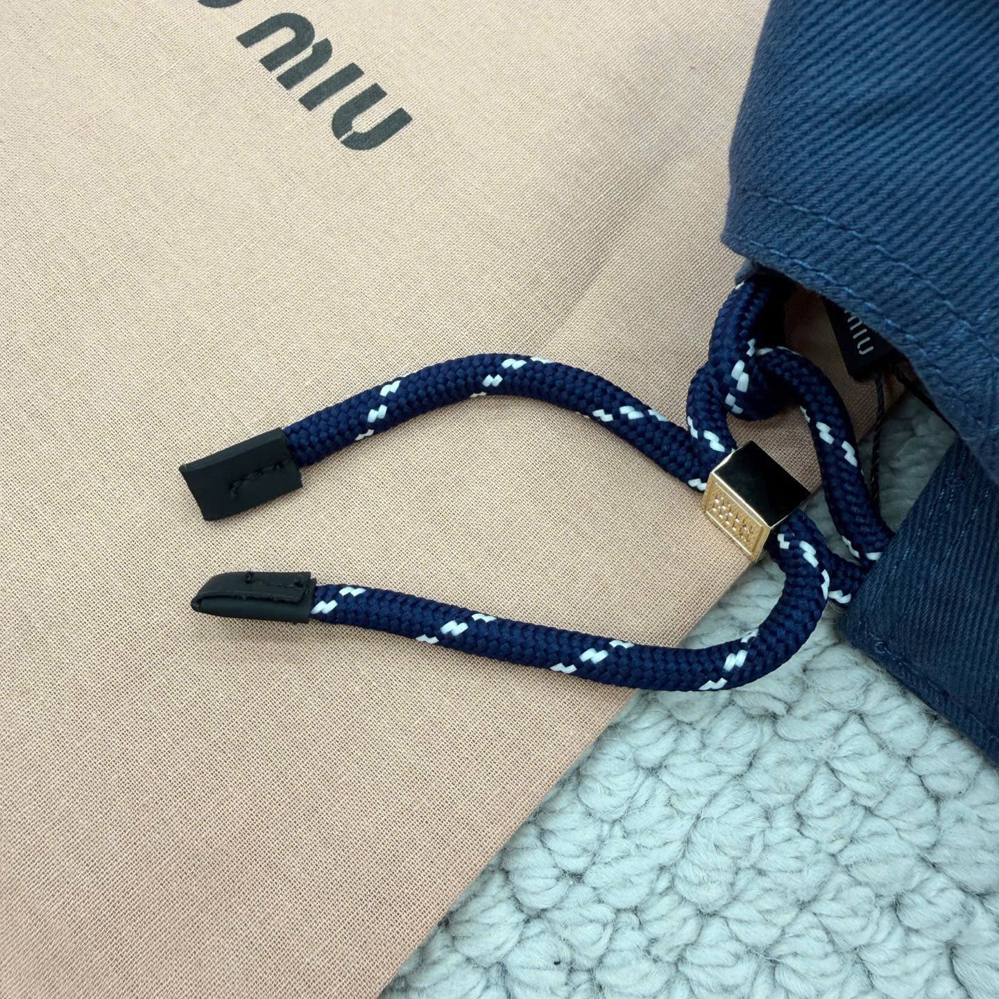 NÓN MIU MIU (NAVY)