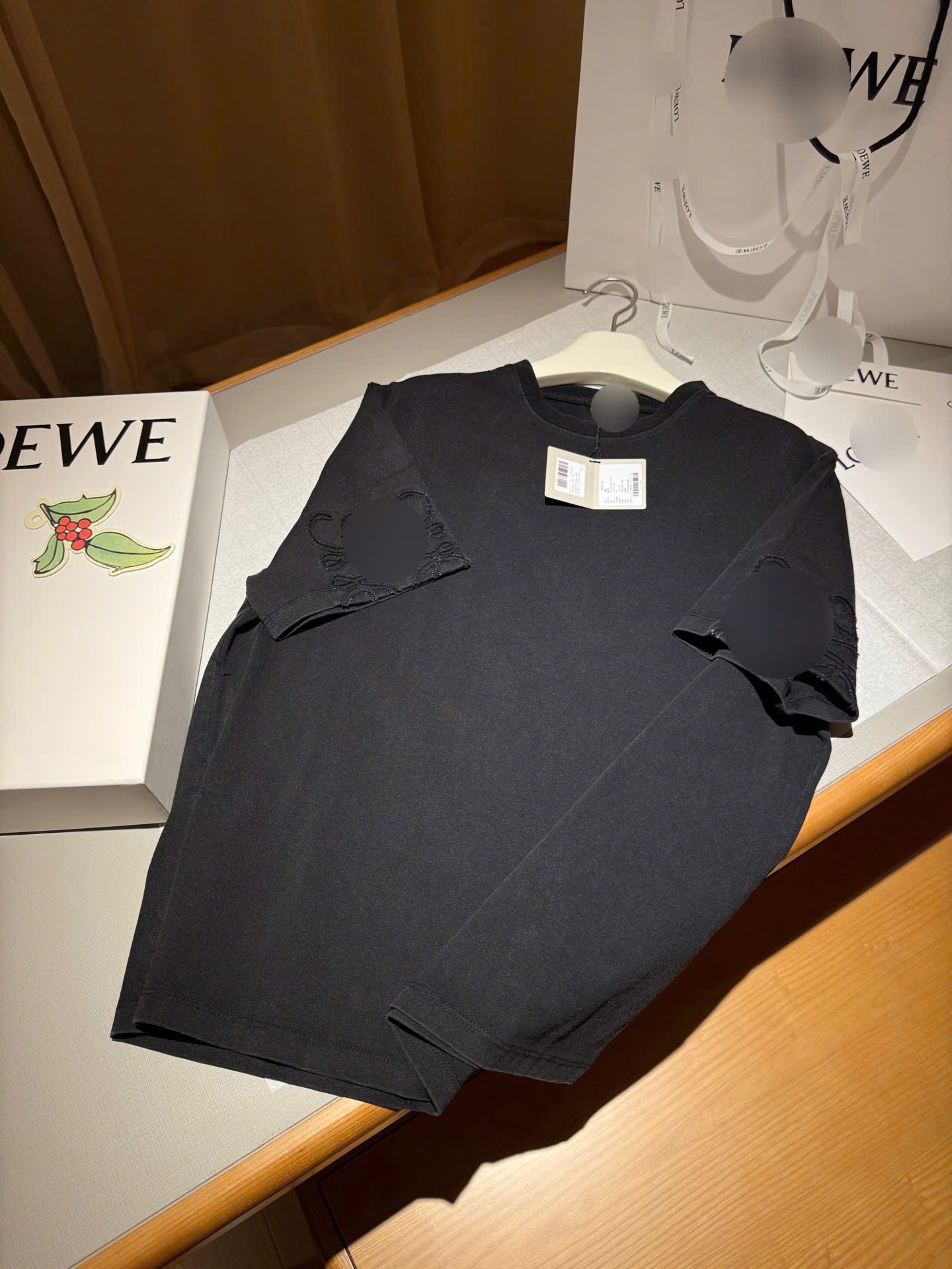 ÁO THUN LOEWE ANAGRAM SLEEVE CUT OUT (BLACK)