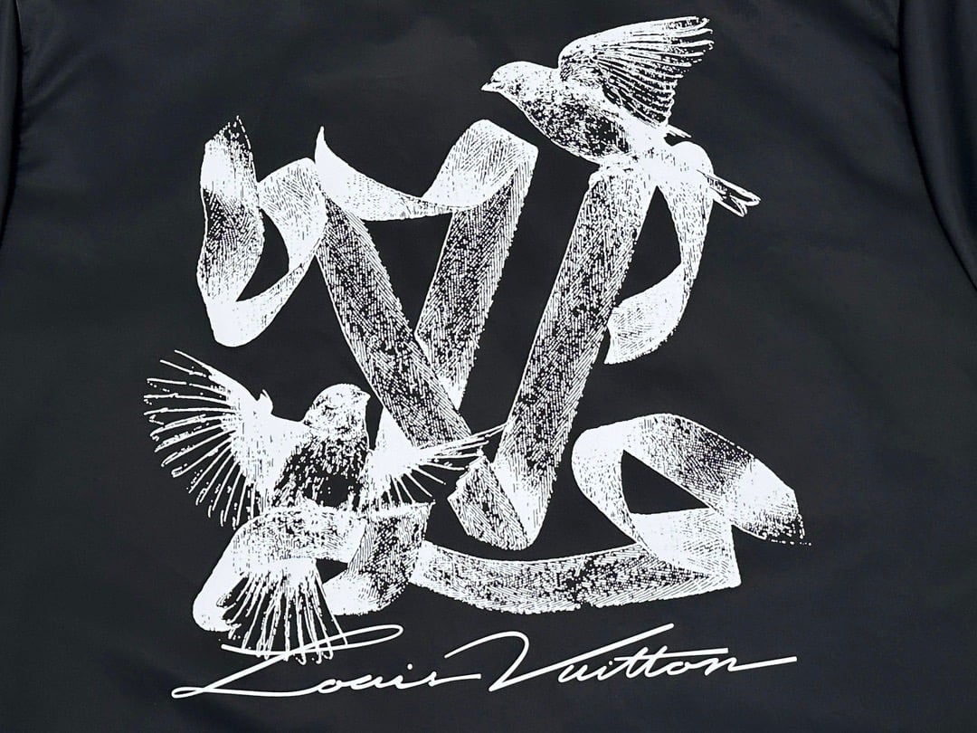 Áo Khoác Louis Vuitton Doves Coaches (Black) [Mirror Quality]