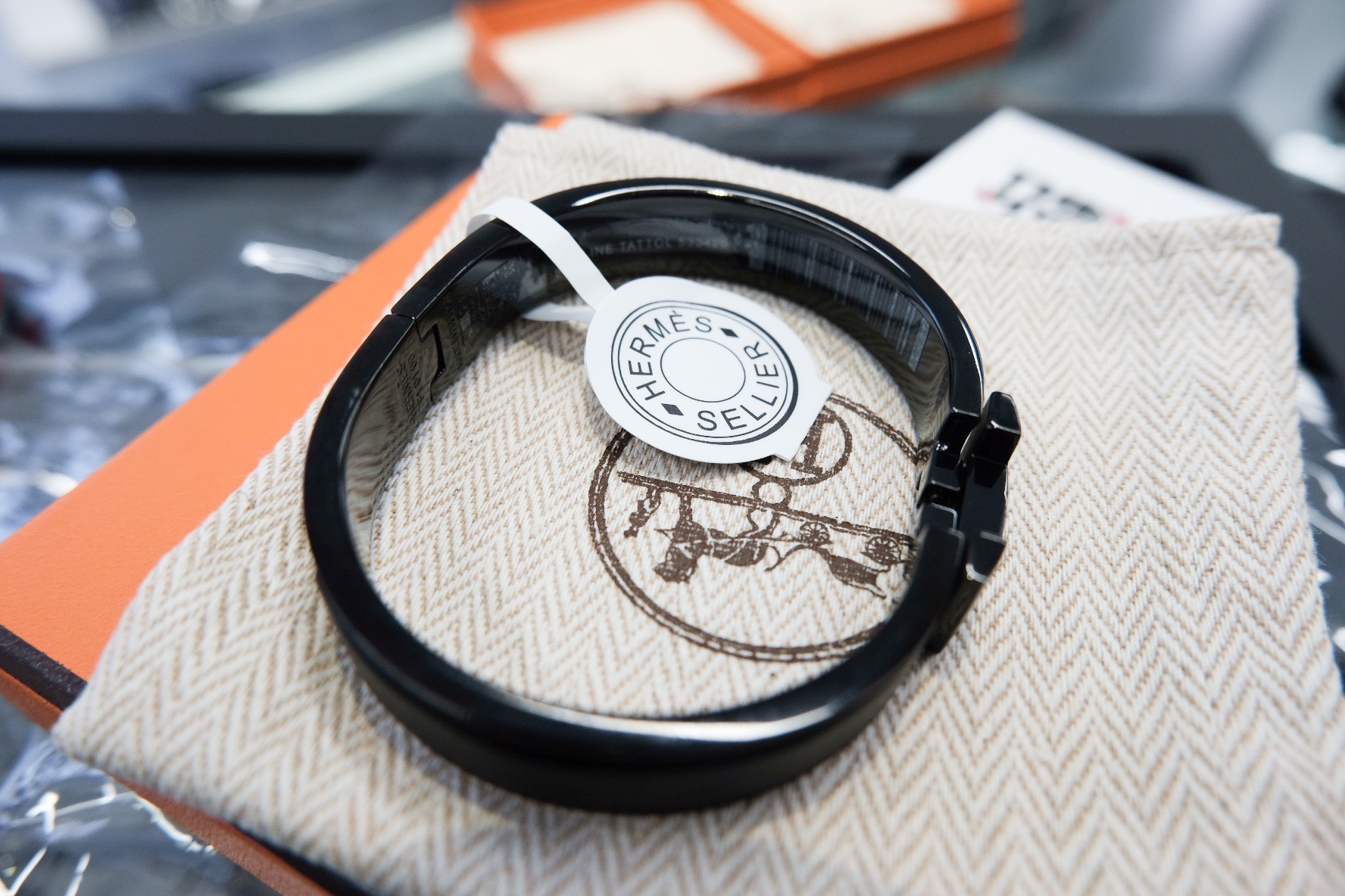 Vòng Tay Hermes Clic H Black plated Bracelet (Black) [Mirror Quality]