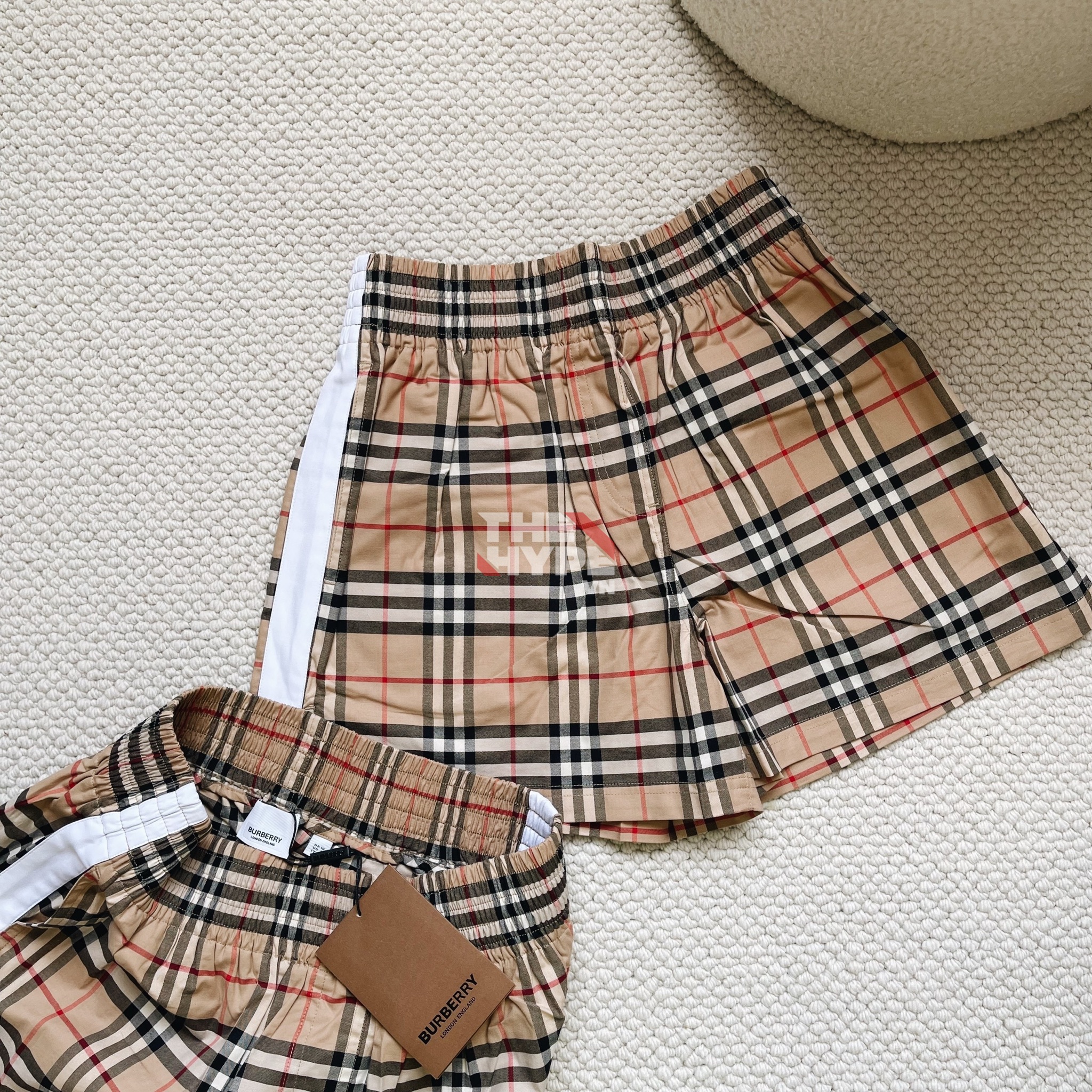BURBERRY SHORTS - Quần Shorts BBR Side stripe (White) [Mirror Quality]