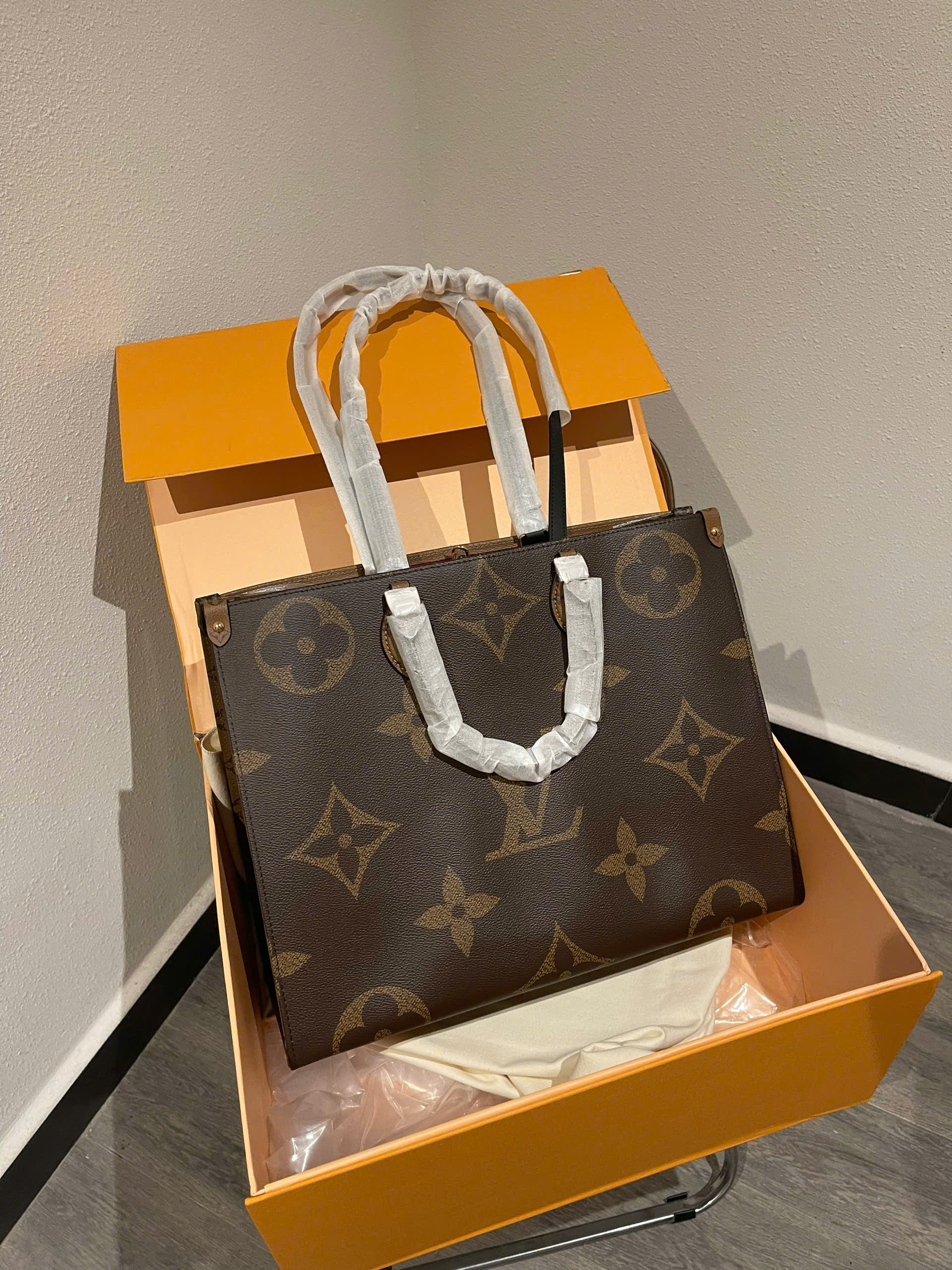 TÚI LOUIS VUITTON ONTHEGO GM
