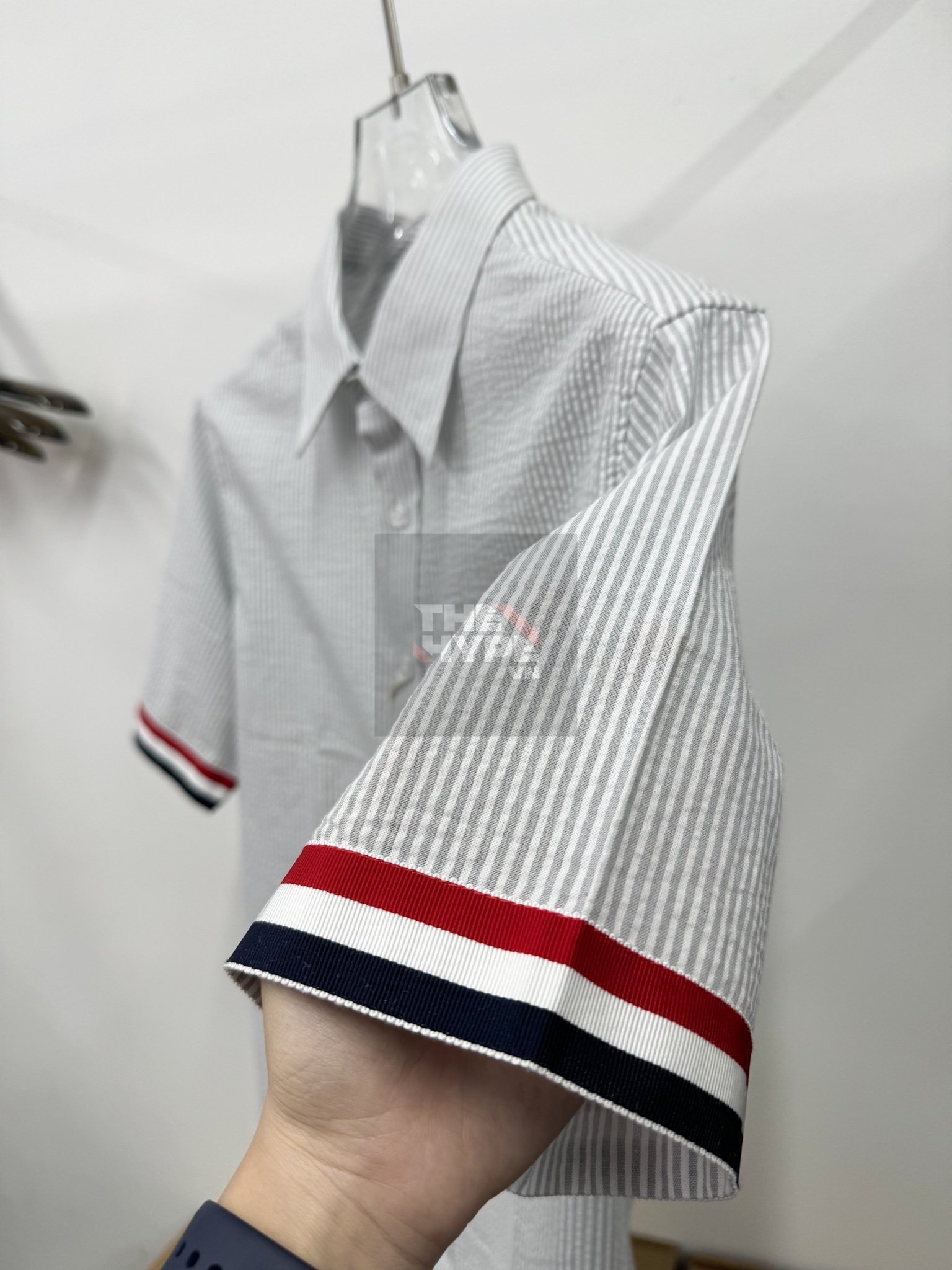 THOM BROWNE SHIRT - Áo sơ mi Thom Browne Medium Grey Cotton (Sọc tay ngắn) [Mirror Quality]