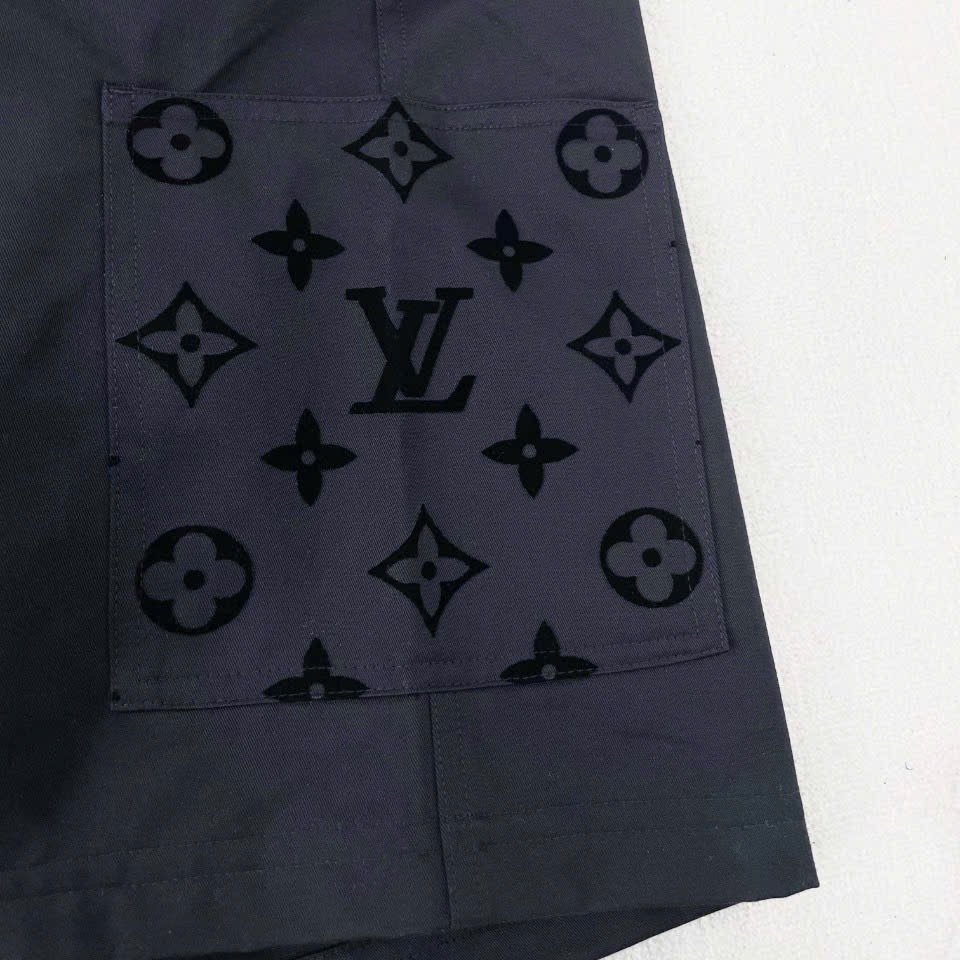 QUẦN NGẮN LOUIS VUITTON LV WORKWEAR FLOCKING (BLACK)