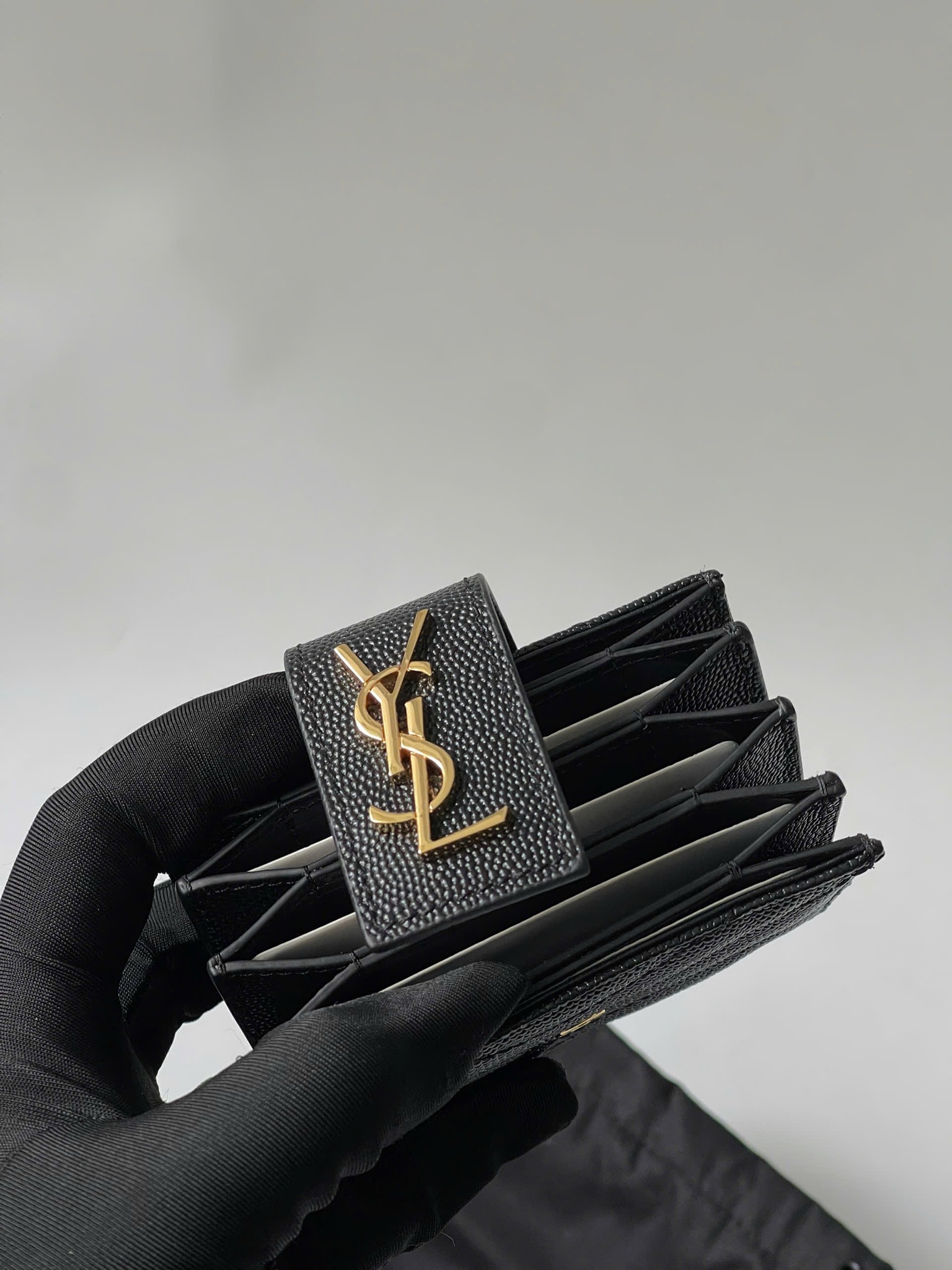 VÍ ĐỰNG THẺ SAINT LAURENT YSL CASSANDRE MATELASSE (BLACK)