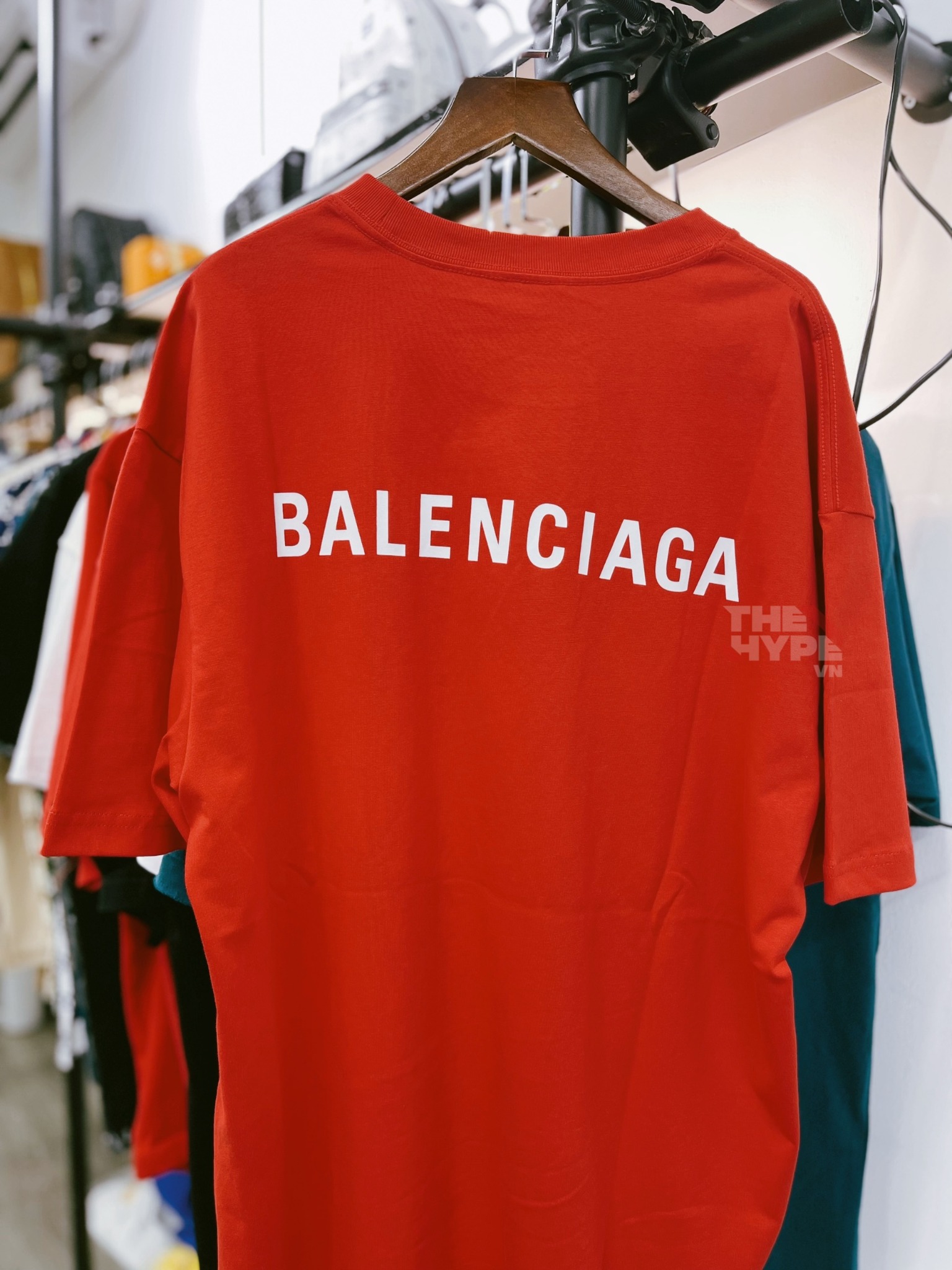BALENCIAGA TEE - Áo Blcg Logo Back Print Cotton (Red) [Mirror Quality]