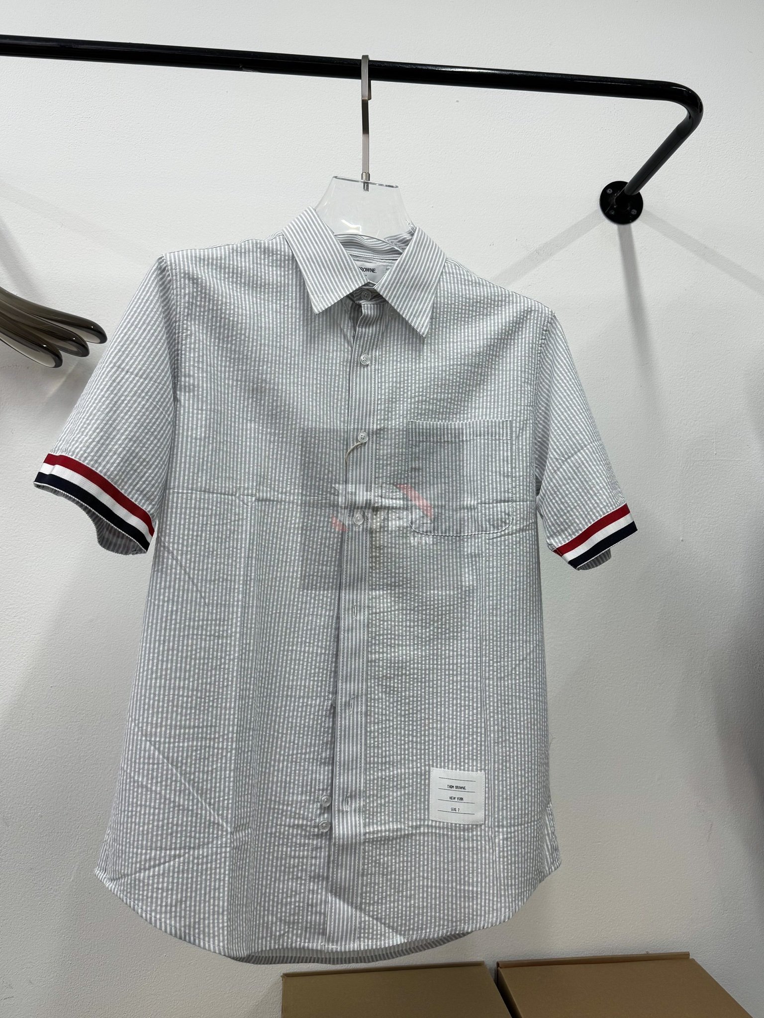 THOM BROWNE SHIRT - Áo sơ mi Thom Browne Medium Grey Cotton (Sọc tay ngắn) [Mirror Quality]