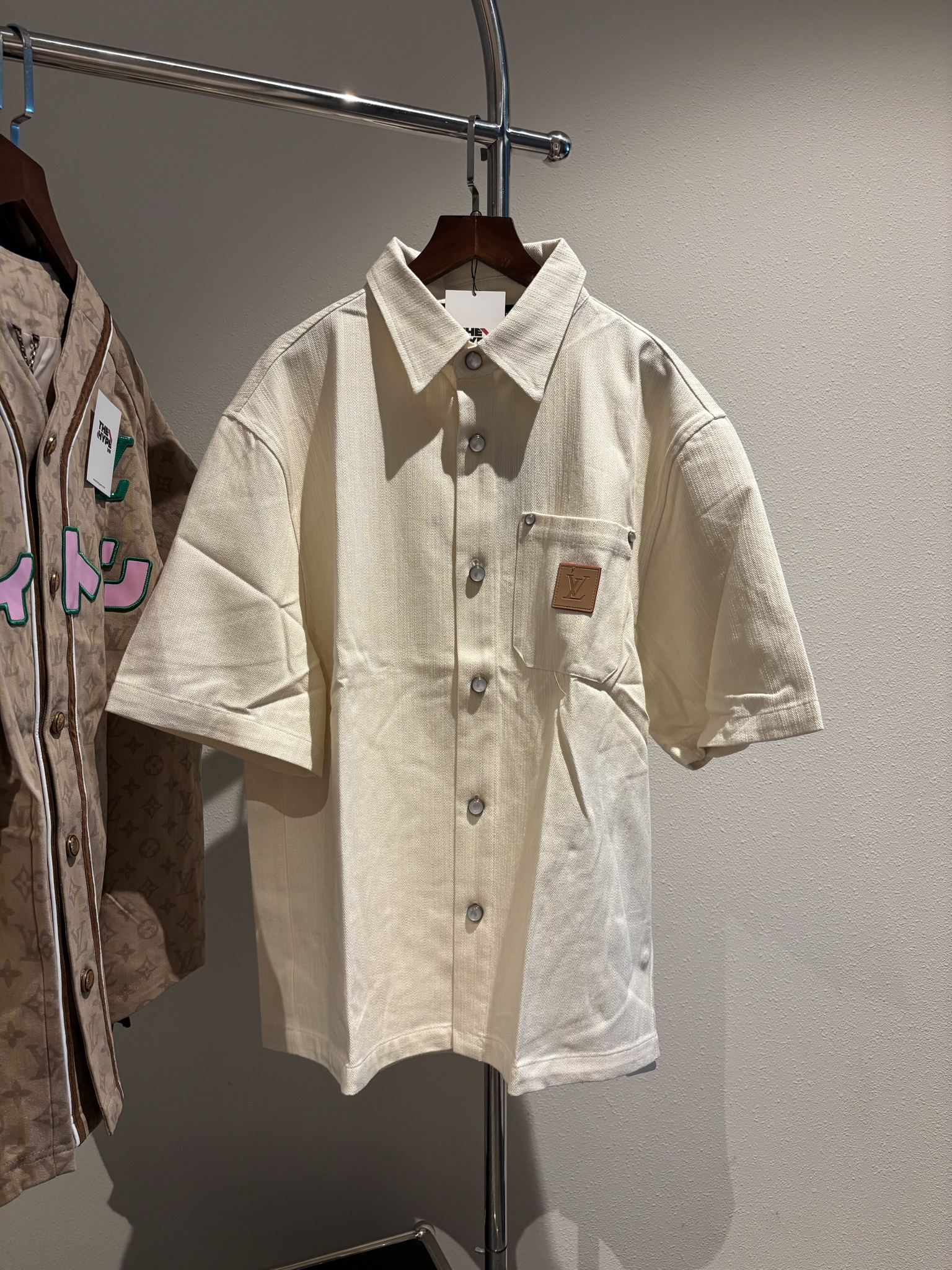 ÁO SƠ MI LOUIS VUITTON LV SILK BLEND MONDE (BEIGE)