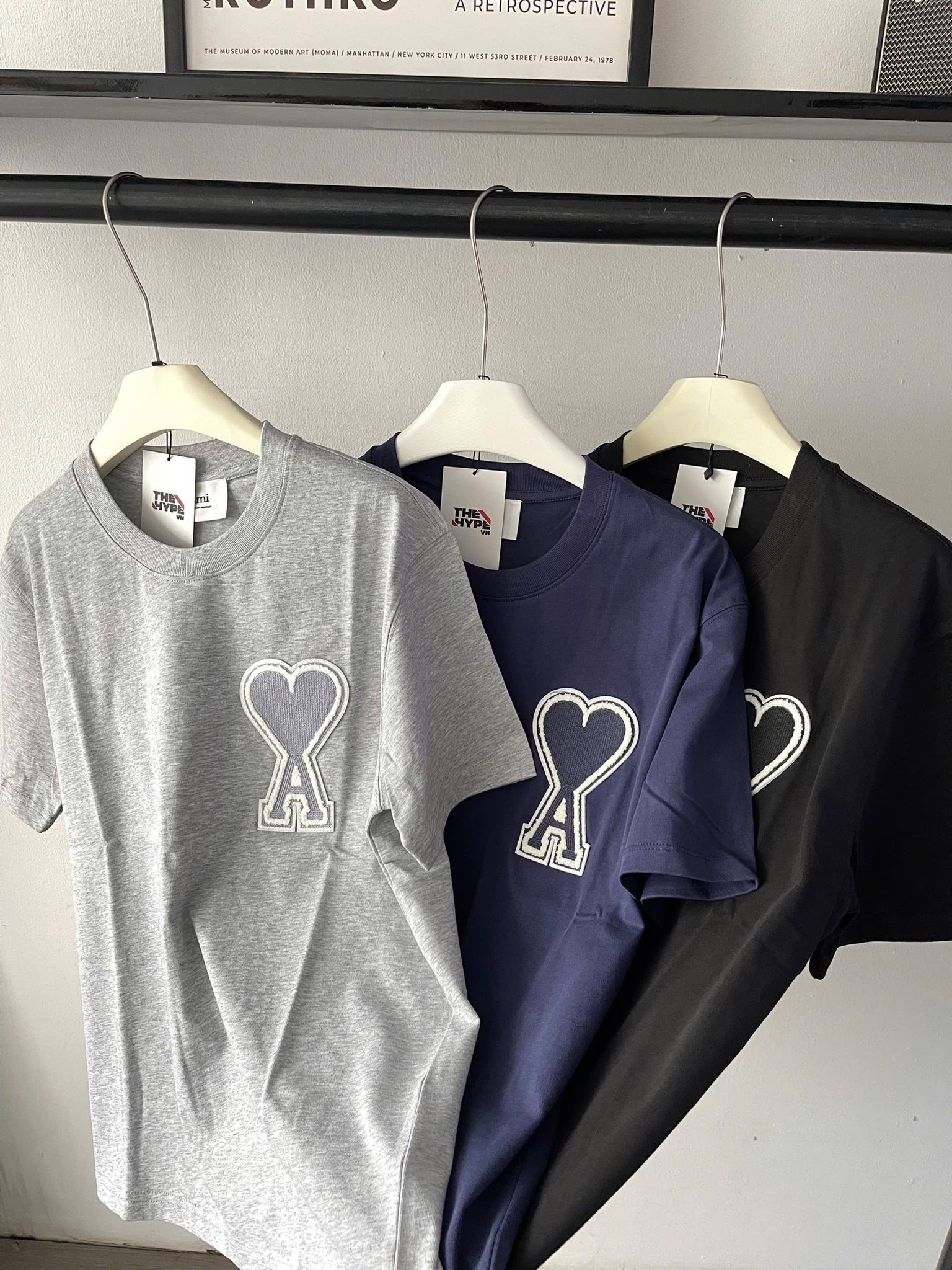 ÁO THUN AMI PARIS HEART EXCLUSIVE (NAVY)