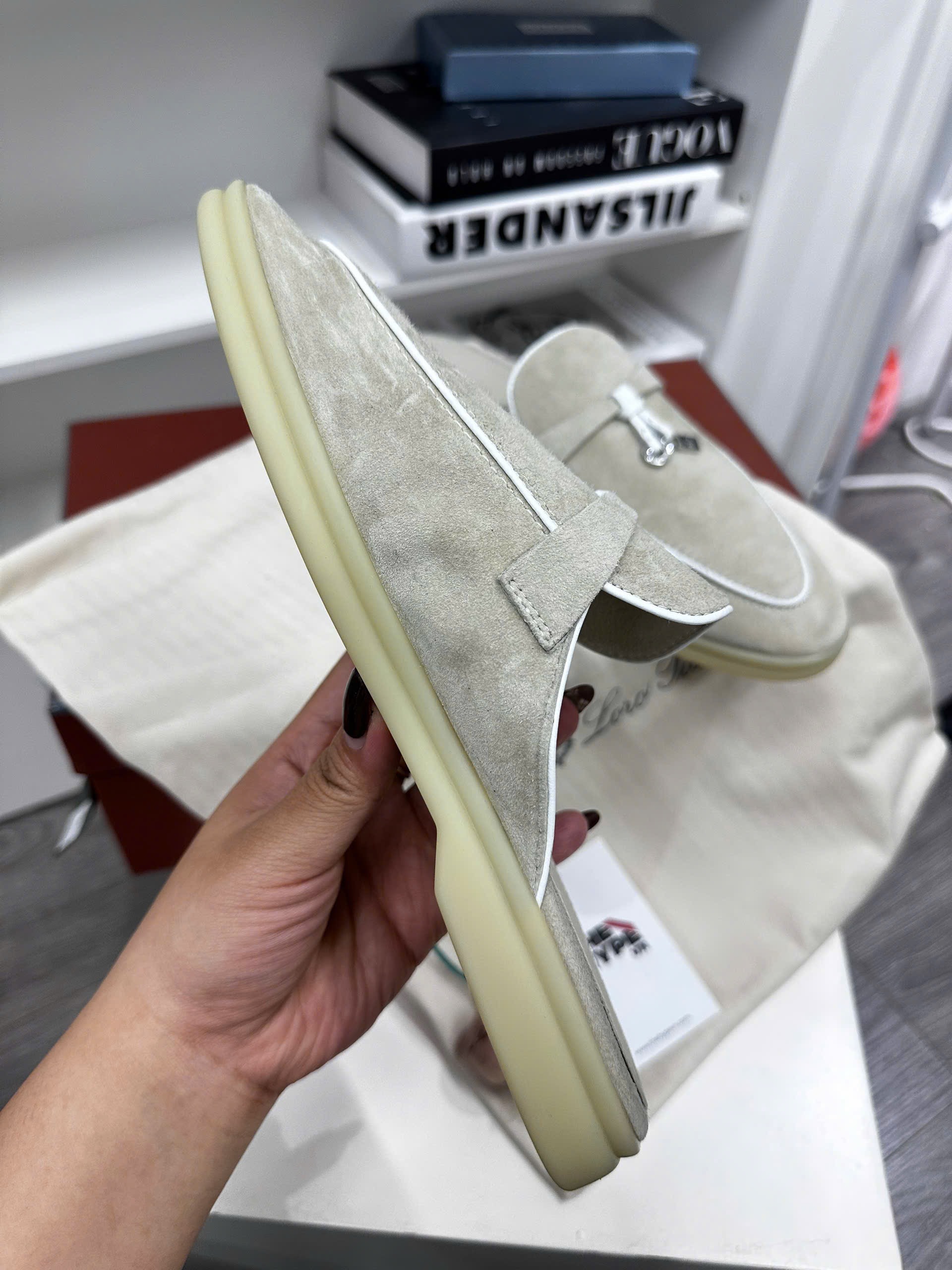 GIÀY LOAFER LORO PIANA CHARM (BEIGE)