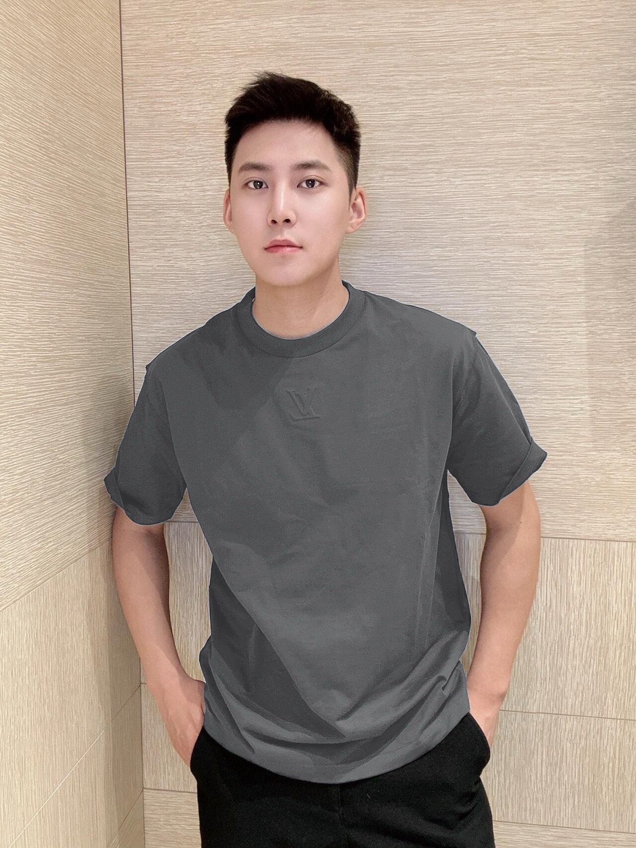 Áo thun Louis Vuitton Embossed (Grey)