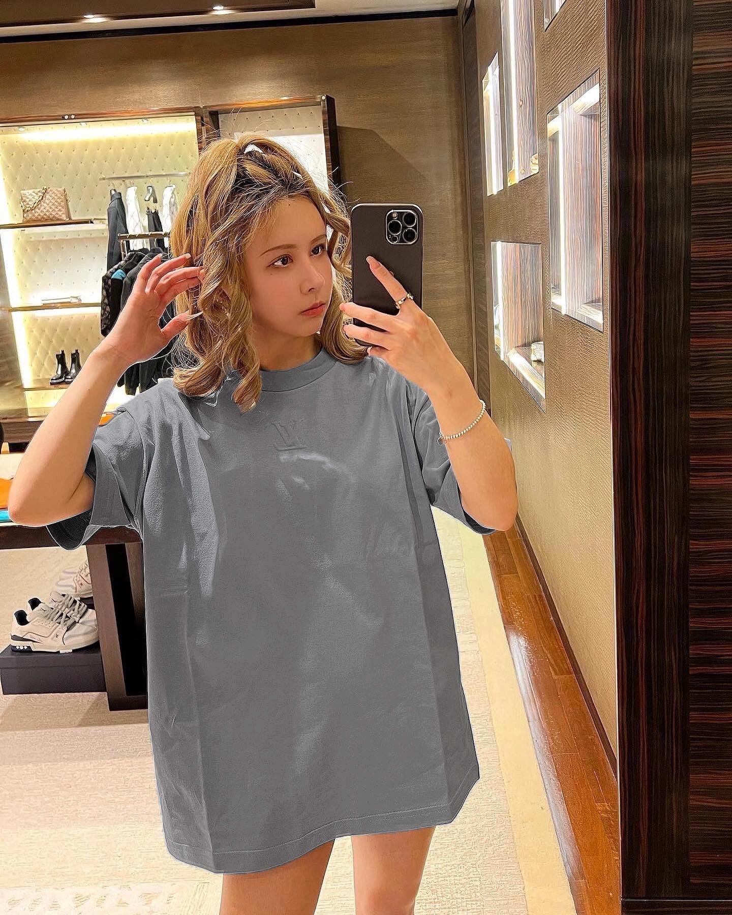 Áo thun Louis Vuitton Embossed (Grey)