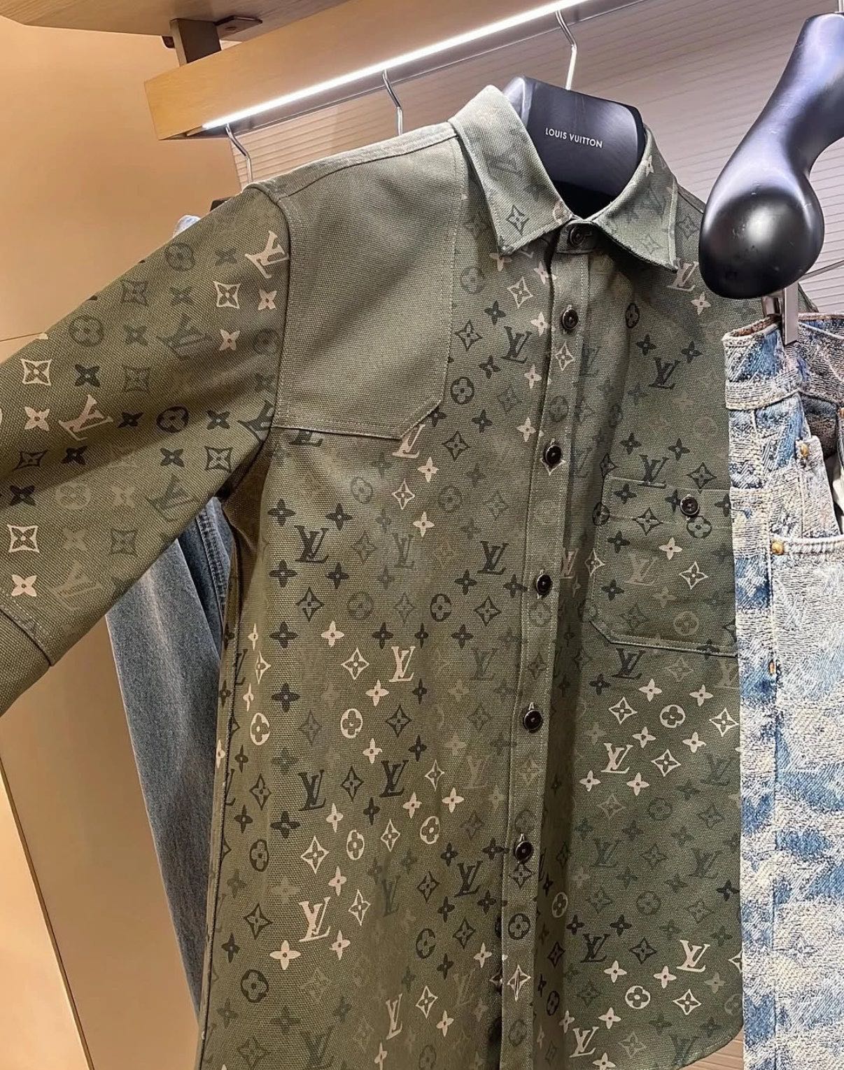 ÁO SƠ MI  LOUIS VUITTON MONOGRAM (DARK GREEN)