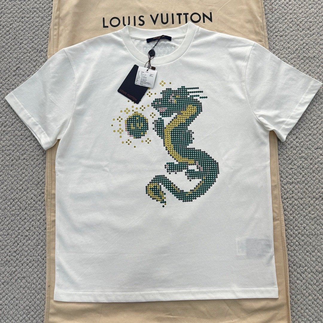 Áo Thun Louis Vuitton LV Dragon SS24 Motif (White) [Mirror Quality]