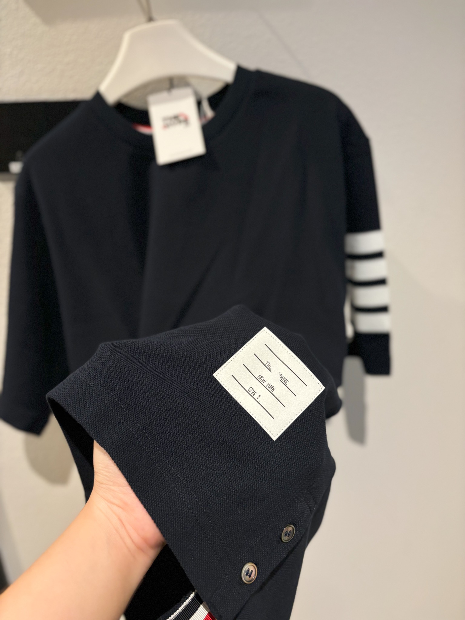 ÁO THUN THOM BROWNE SIDE STRIPE COTTON (NAVY)