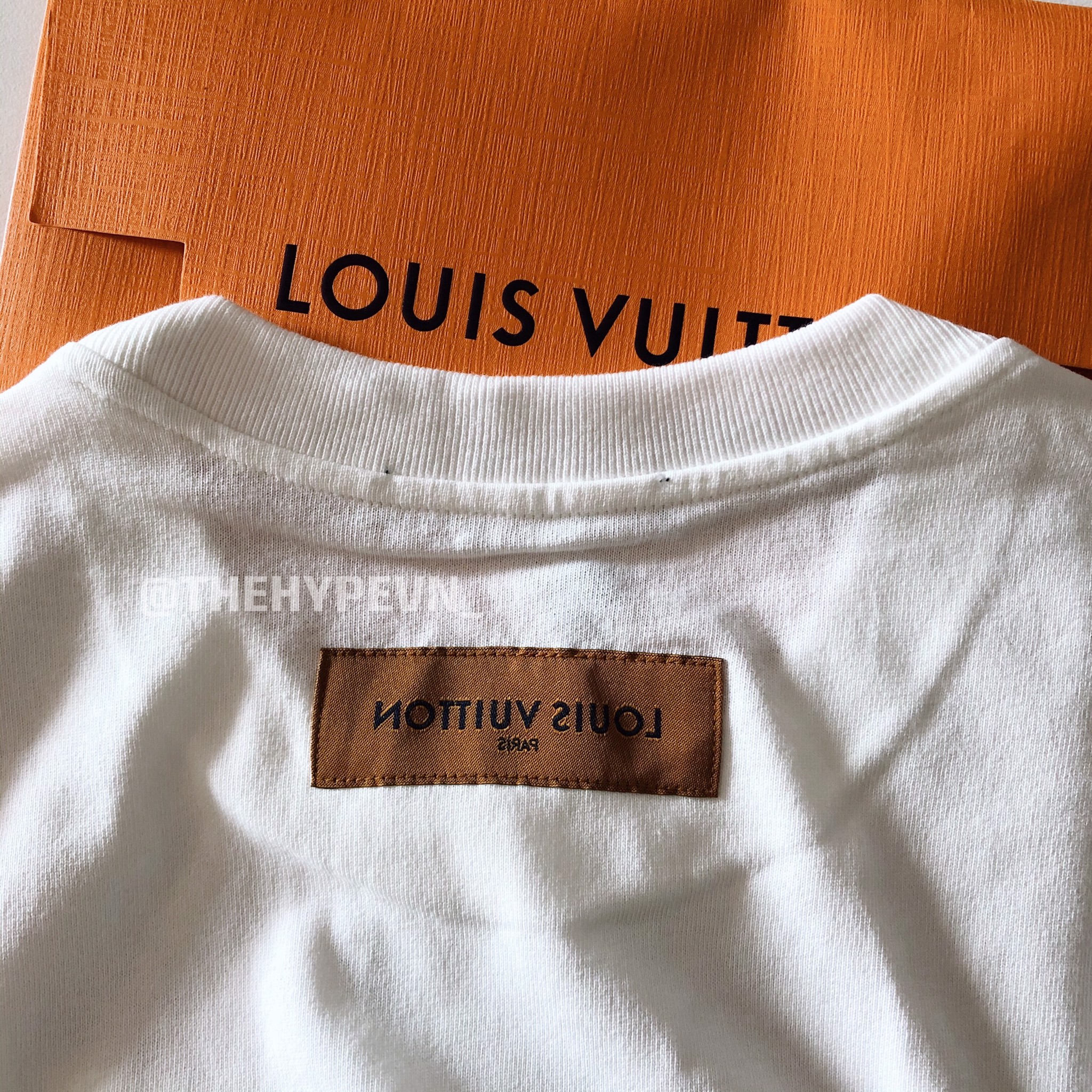 LOUIS VUITTON TEE - Áo LV signature print & embroidery (white) [Mirror Quality]