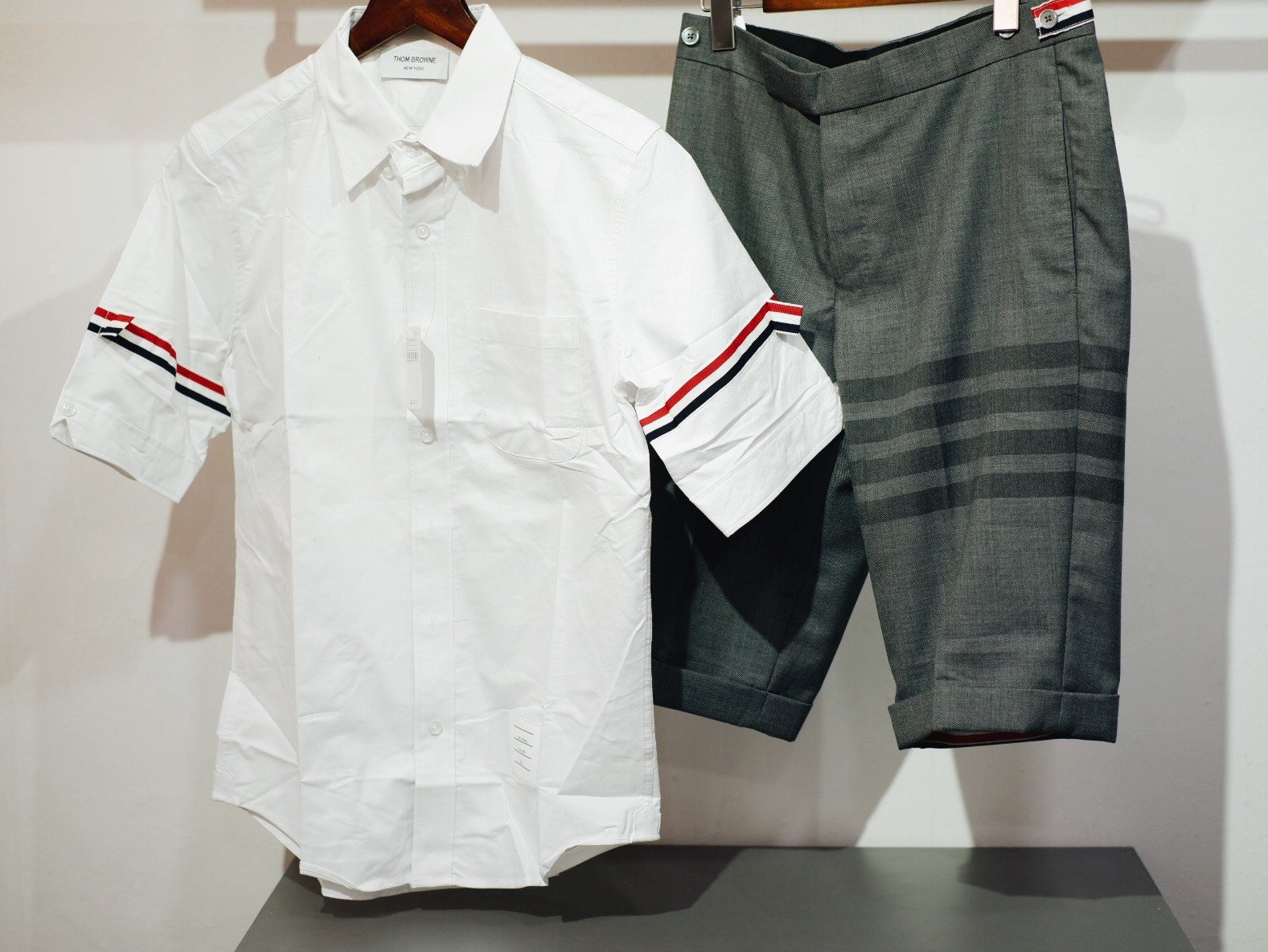 THOM BROWNE SHIRT - Áo sơ mi Thom Browne Classic Short Sleeve Oxford With Stripe (White) [Mirror Quality]