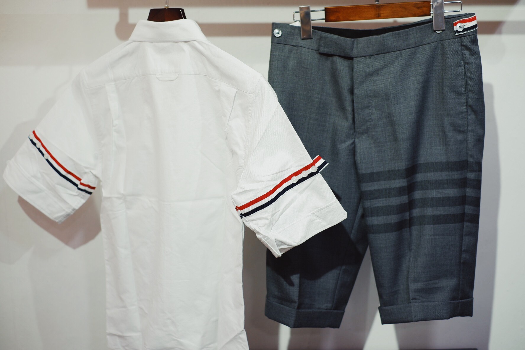 THOM BROWNE SHIRT - Áo sơ mi Thom Browne Classic Short Sleeve Oxford With Stripe (White) [Mirror Quality]