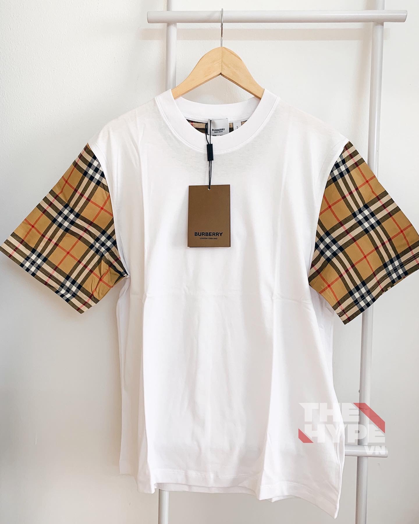 BURBERRY TEE - Áo BBR Serra (White) [Miror Quality]